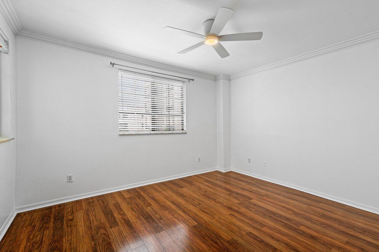233 S Federal Highway 408