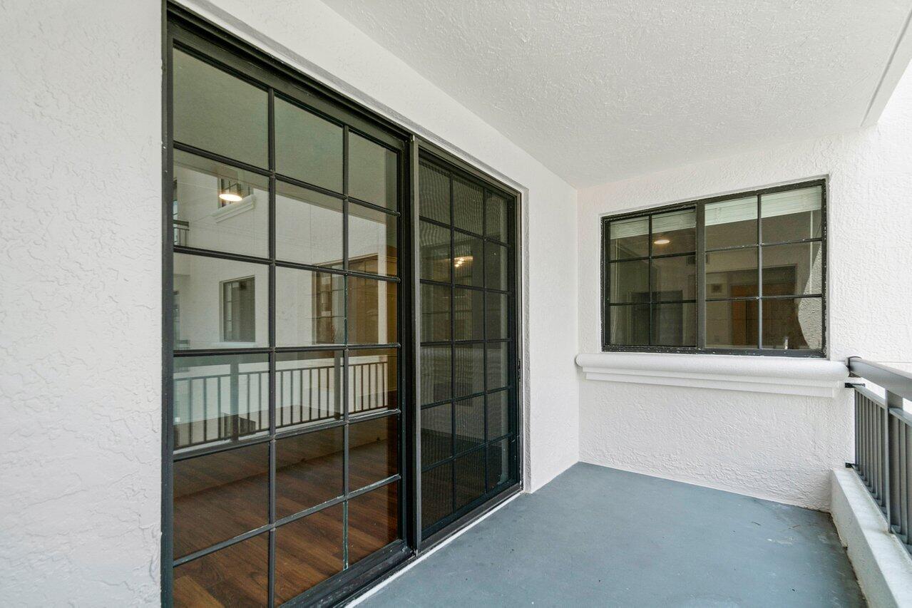 233 S Federal Highway 408