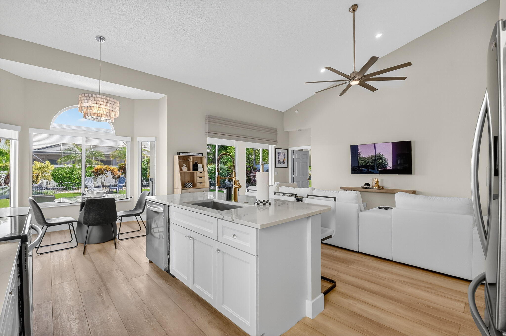 8385 Horseshoe Bay Road
