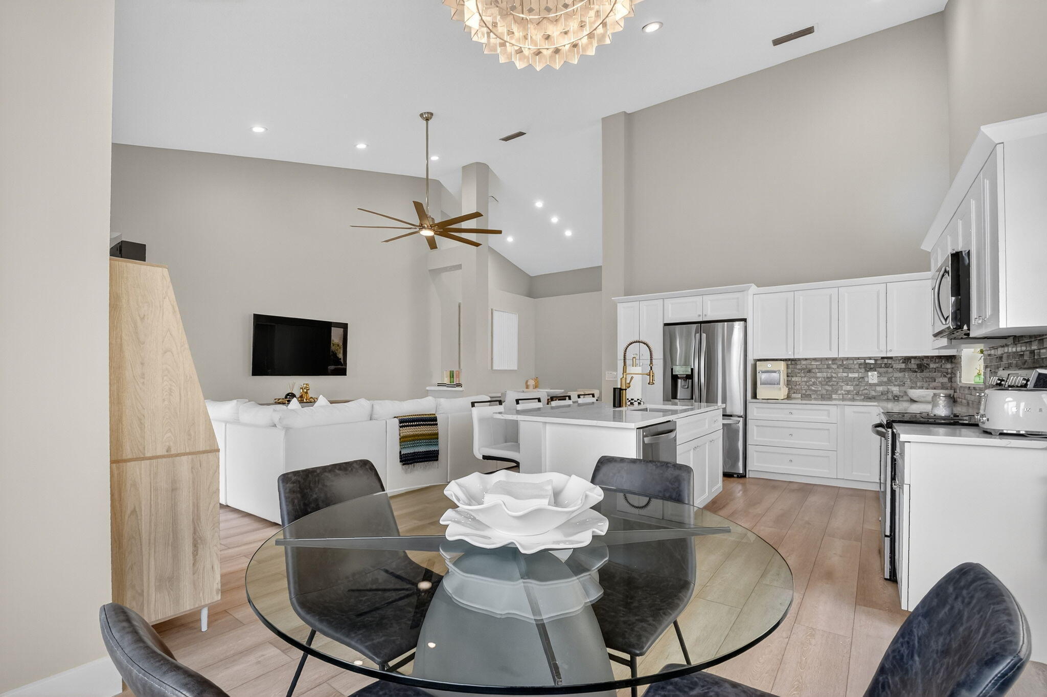 8385 Horseshoe Bay Road