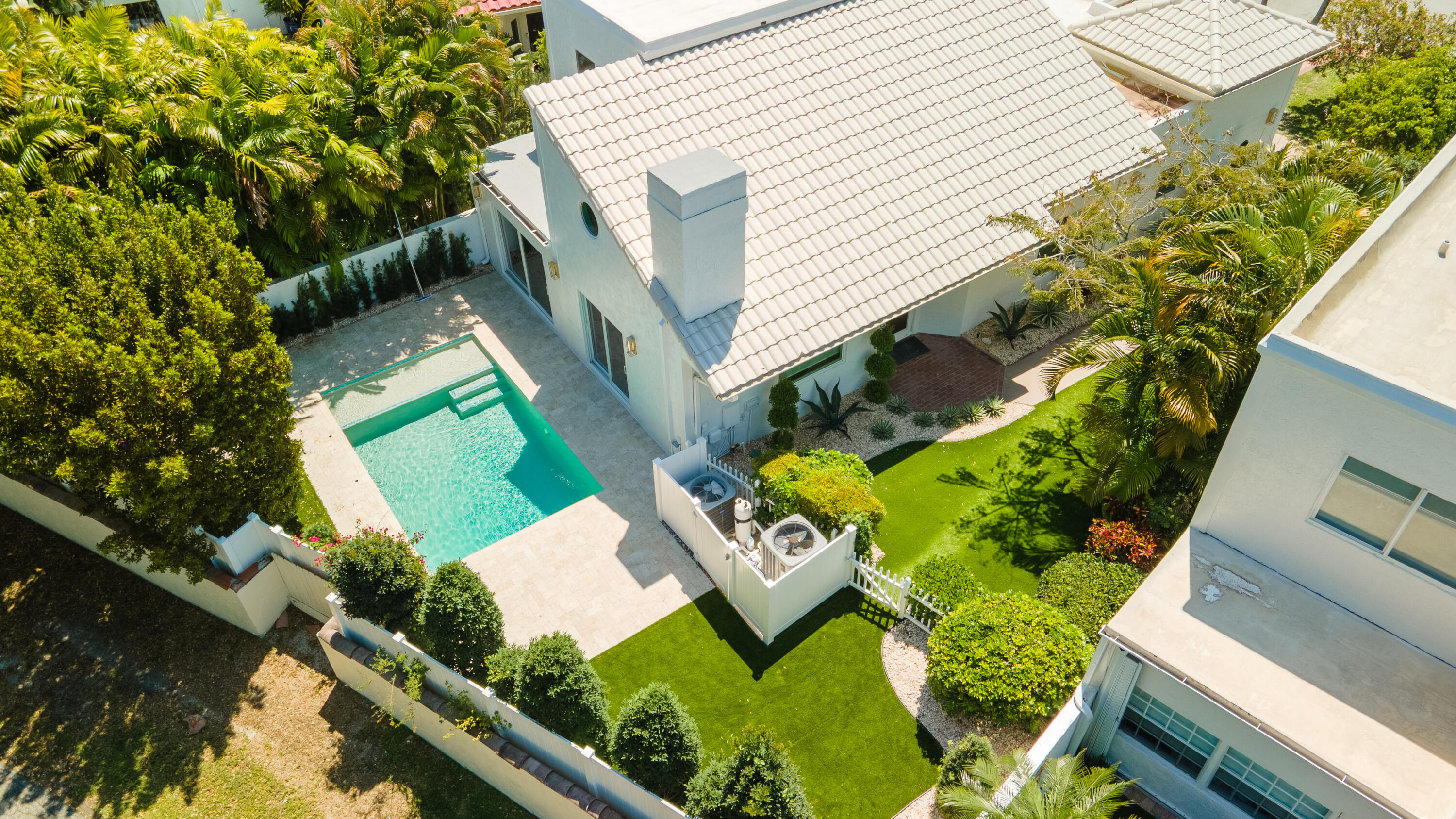221 Pelican Way