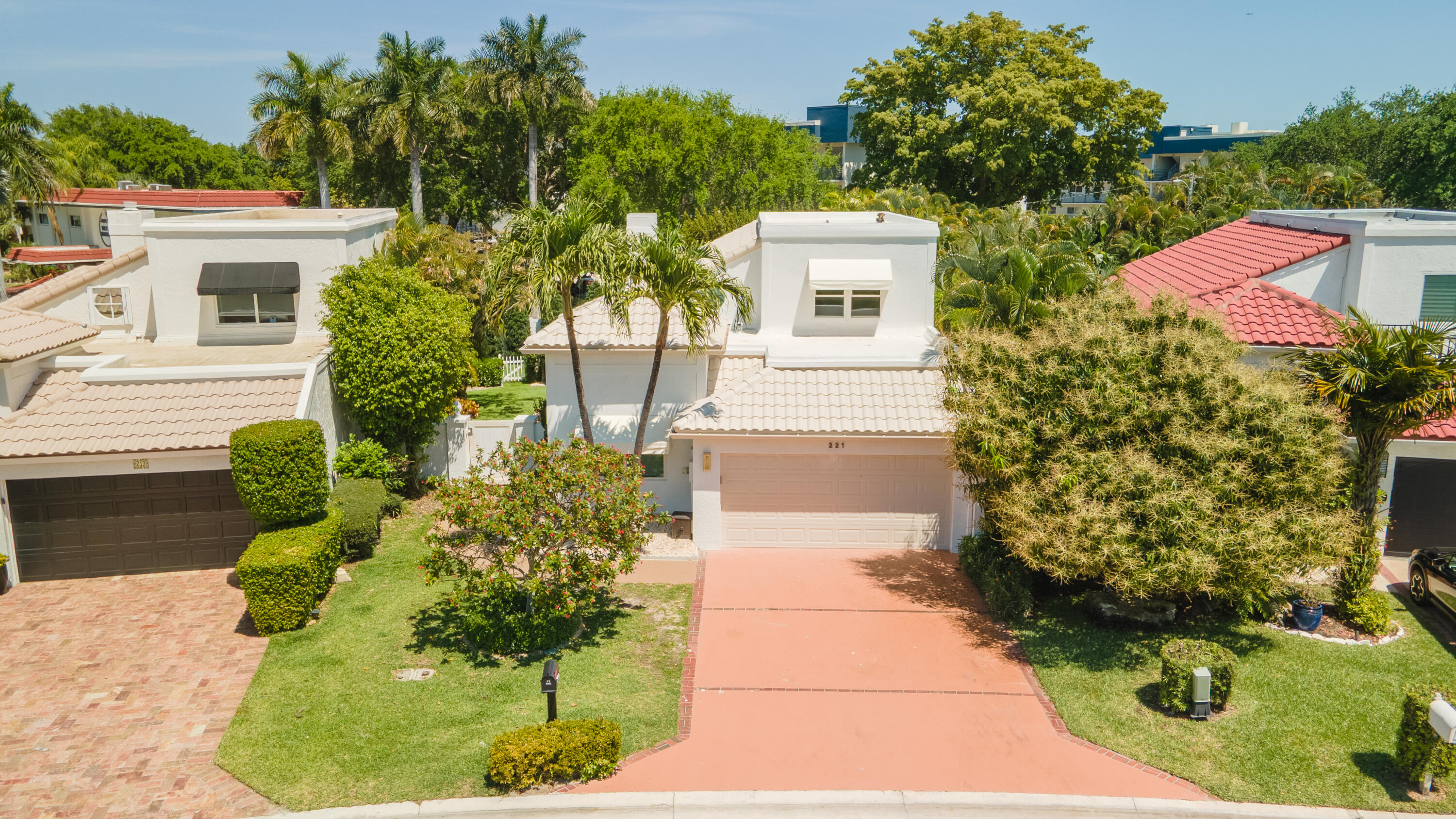 221 Pelican Way