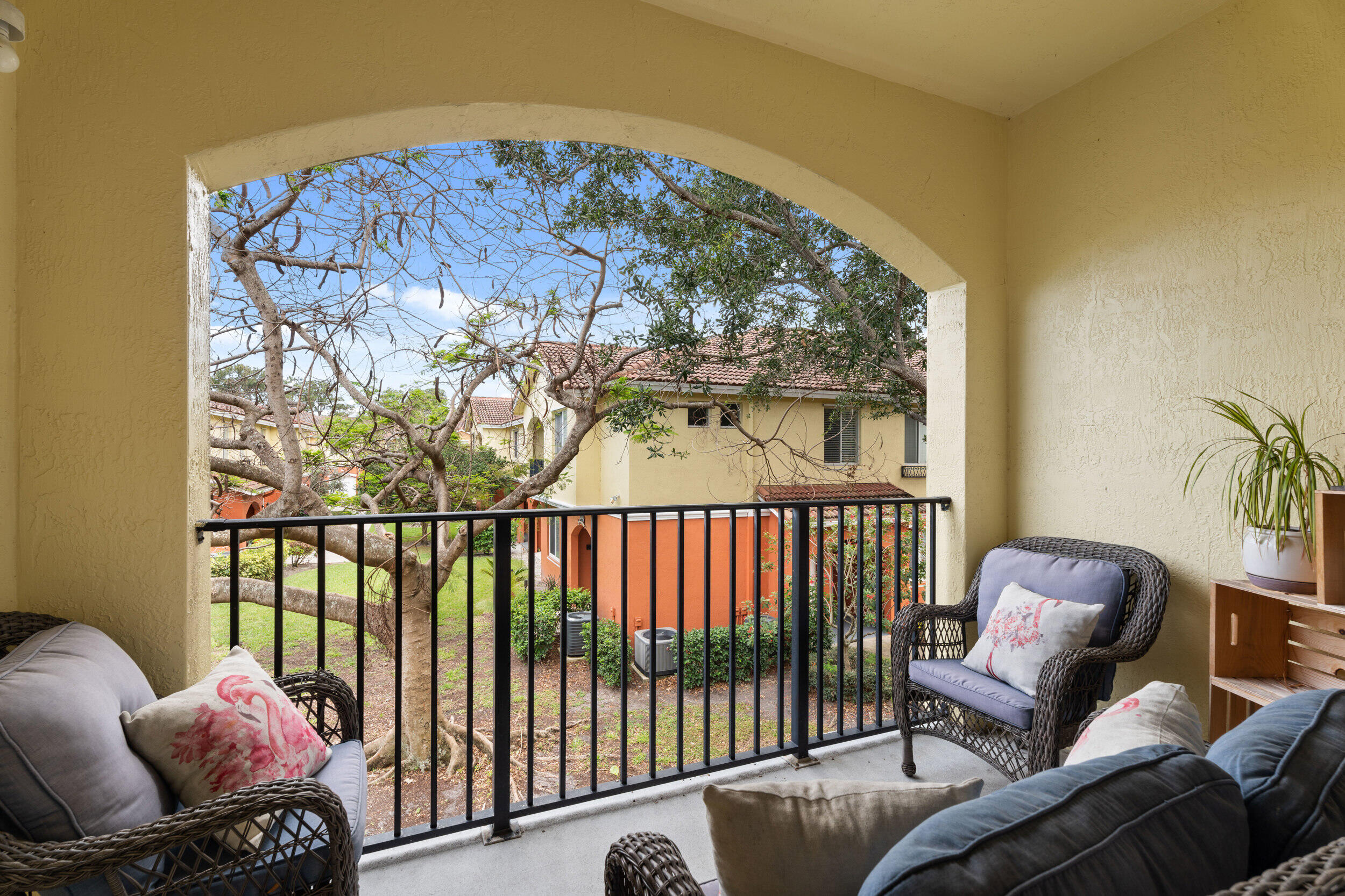 42 SE Sedona Circle 201