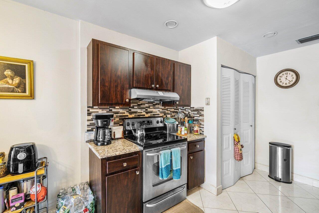 5814 Doris Court