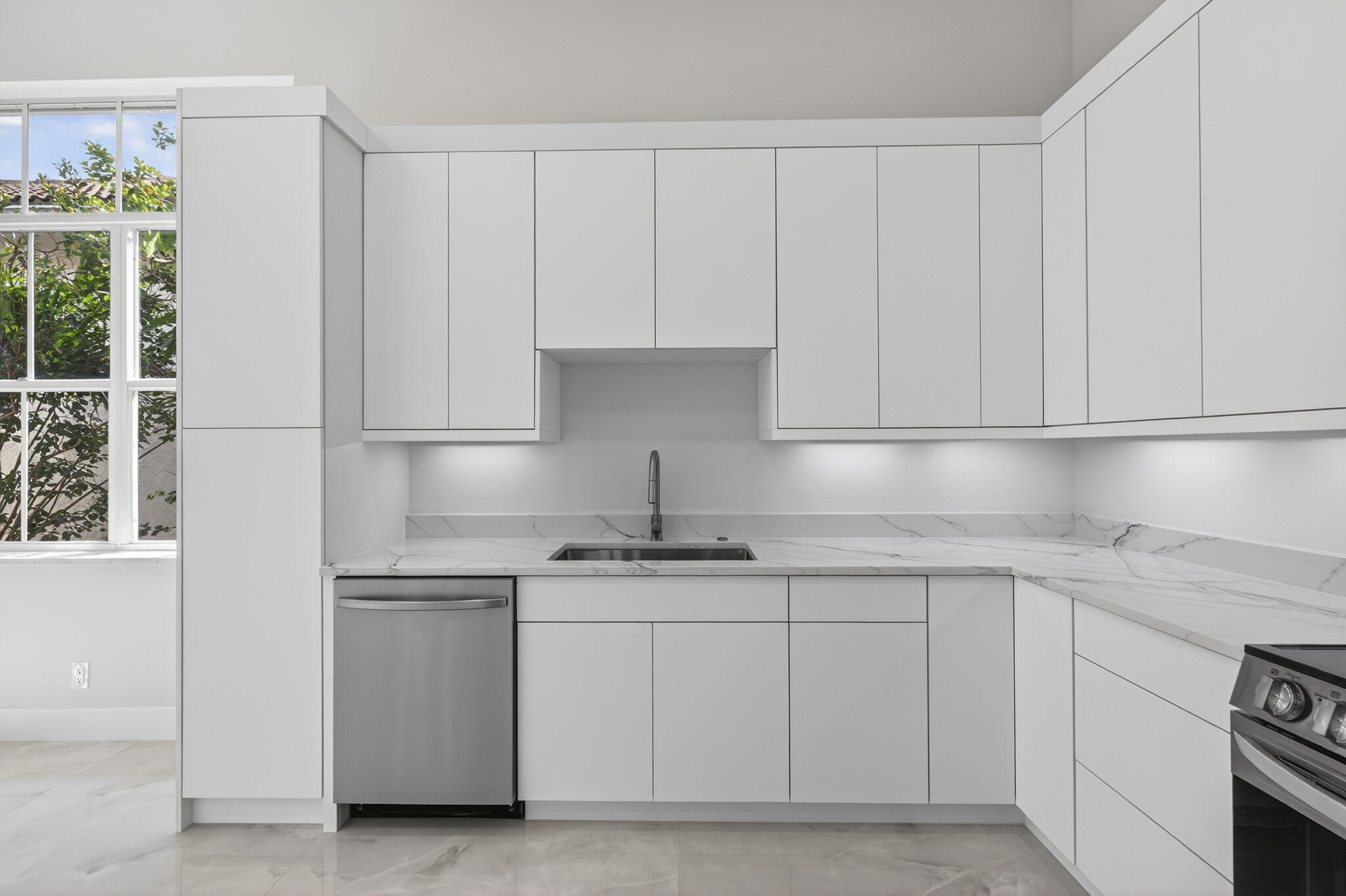 6935 Fairway Lakes Drive