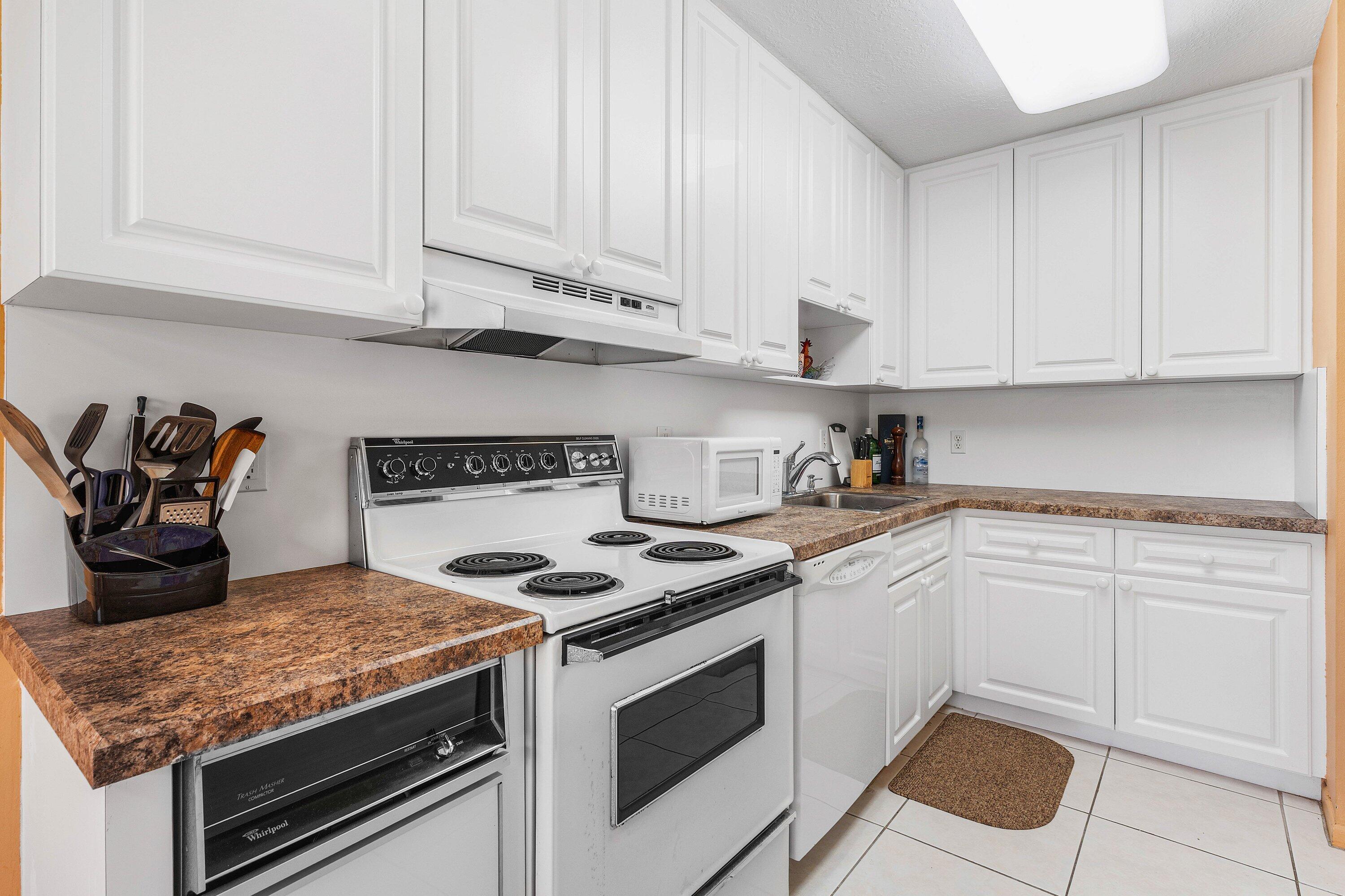 29 Stratford Lane West Unit B