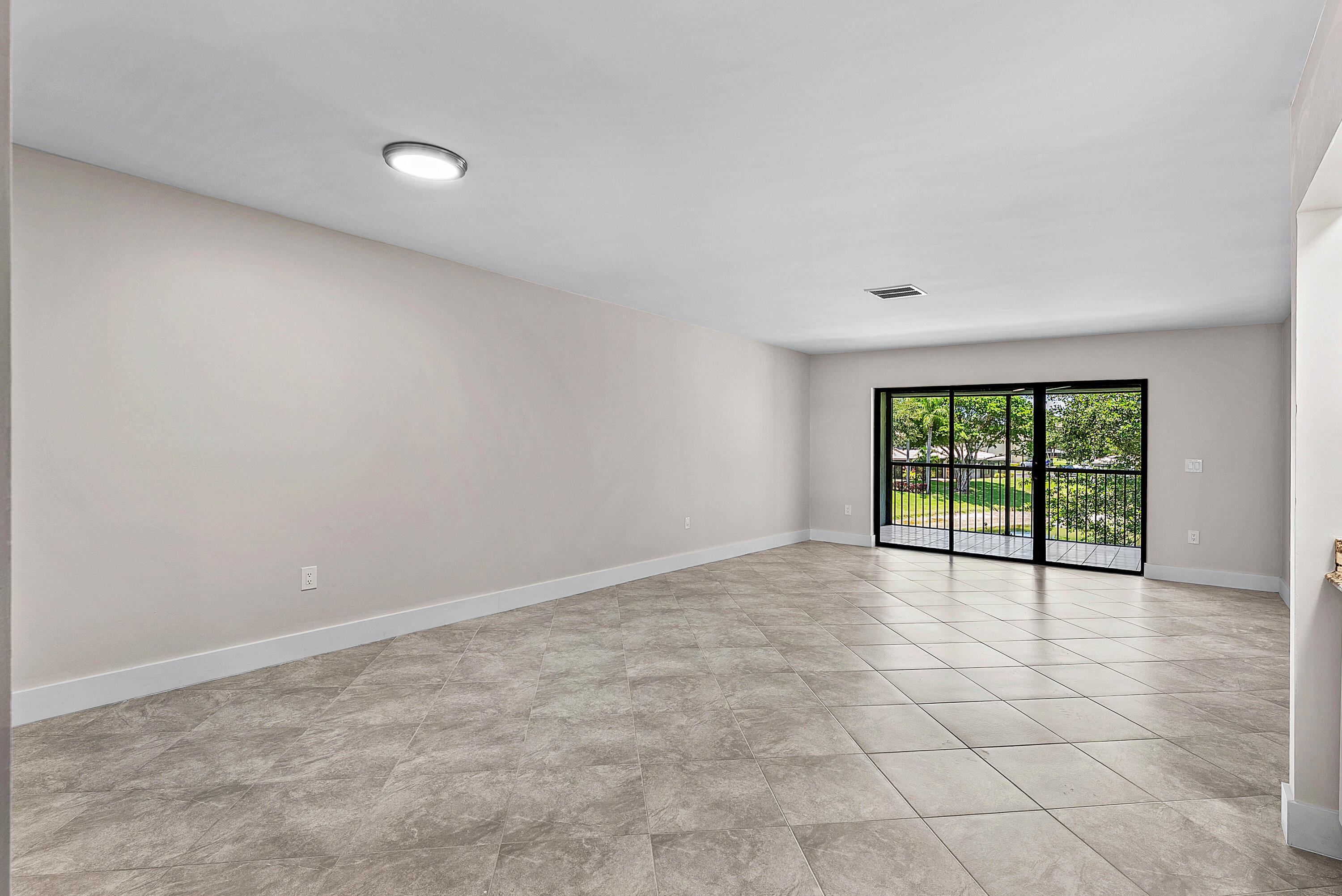 24 Stratford Drive E Unit F