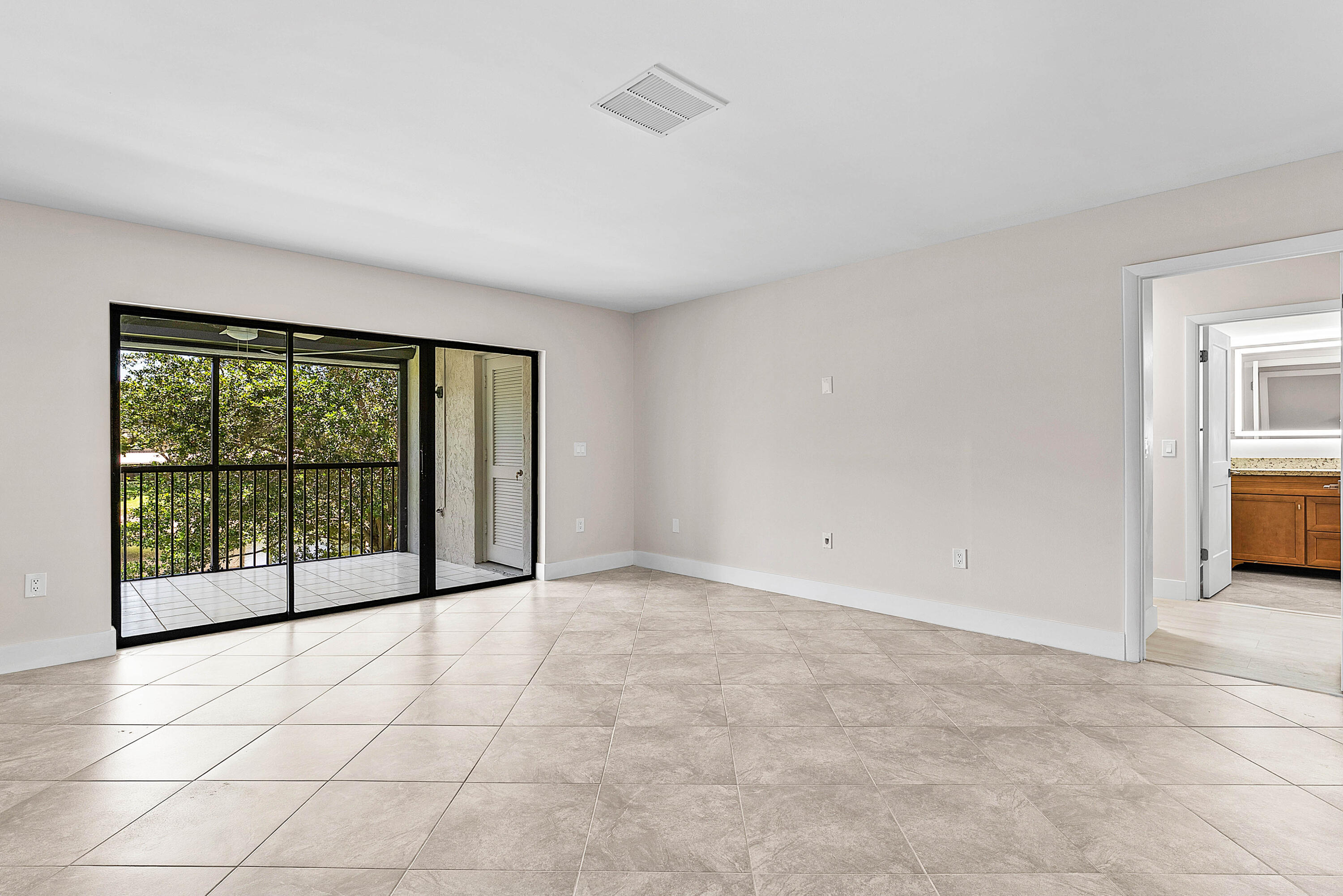 24 Stratford Drive E Unit F