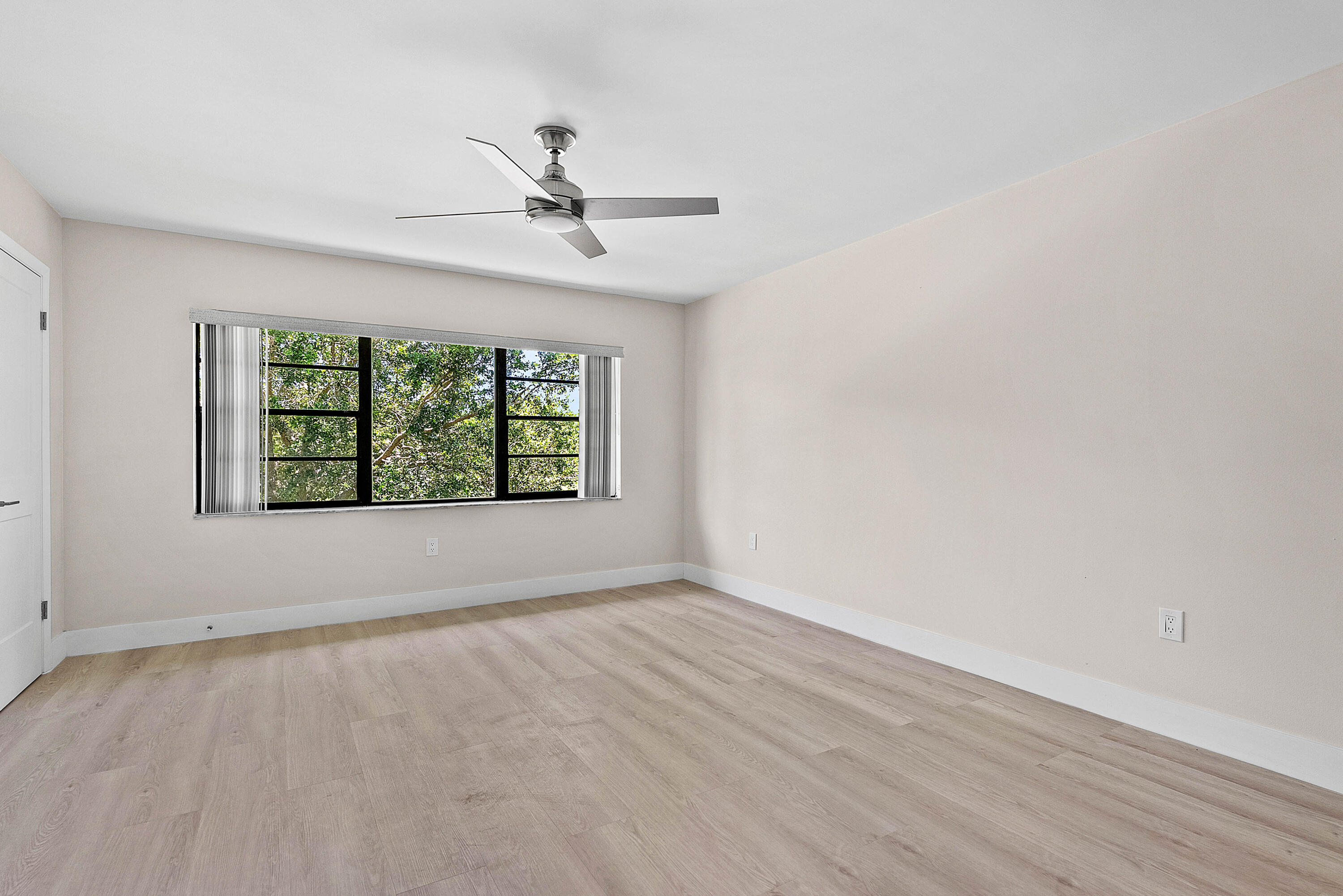 24 Stratford Drive E Unit F
