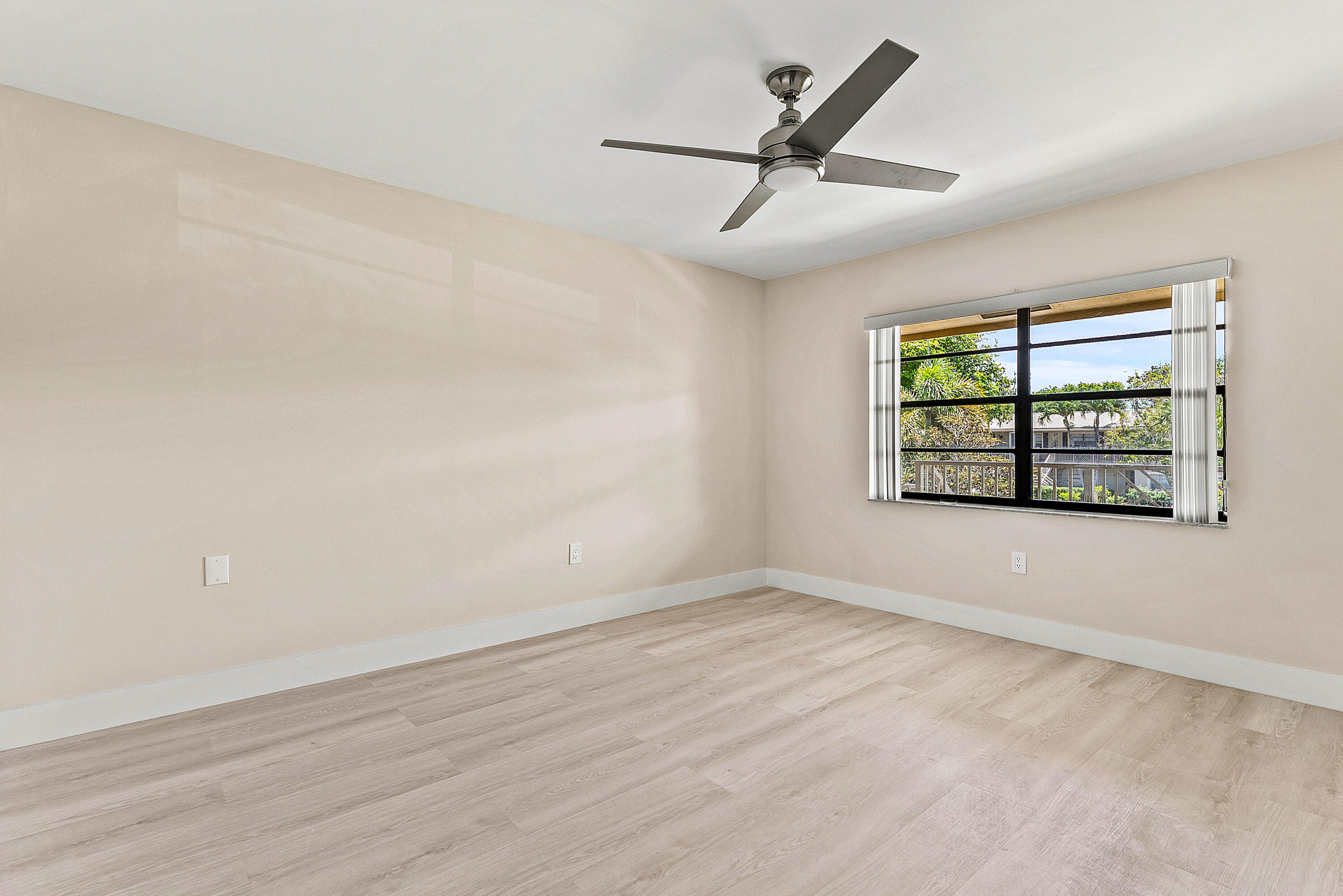 24 Stratford Drive E Unit F