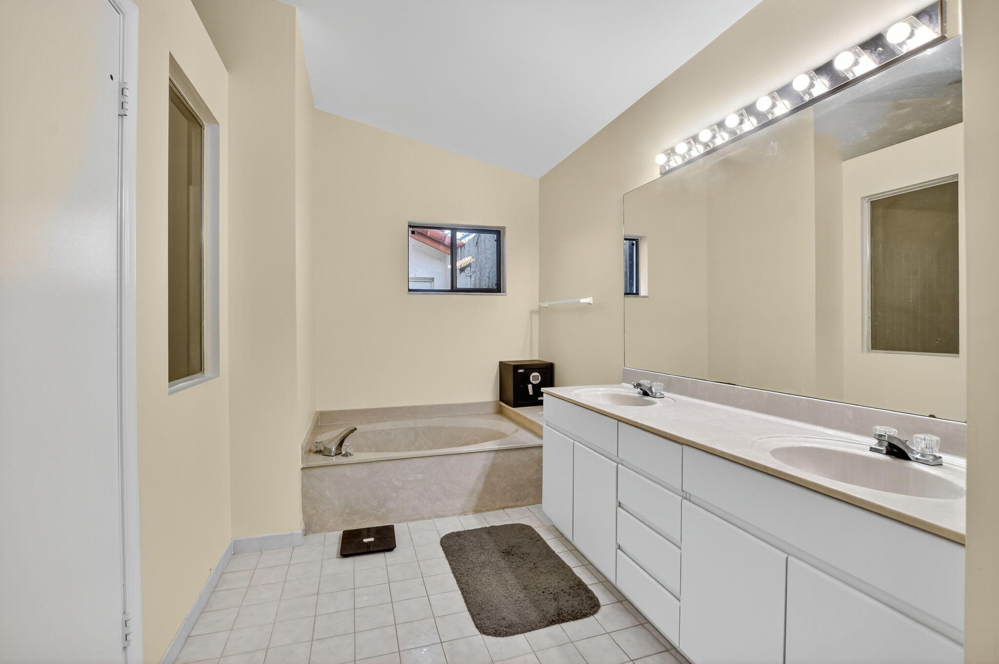 20803 Cabrillo Way