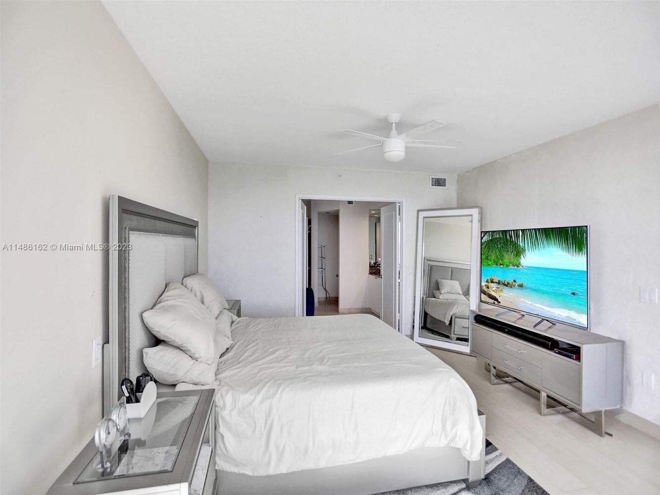 17555 Collins Avenue 1805