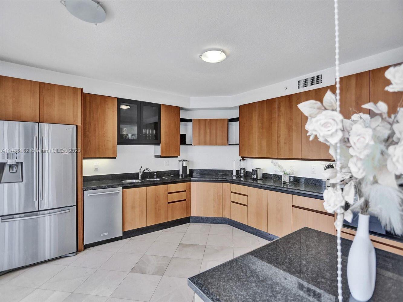 17555 Collins Avenue 1805