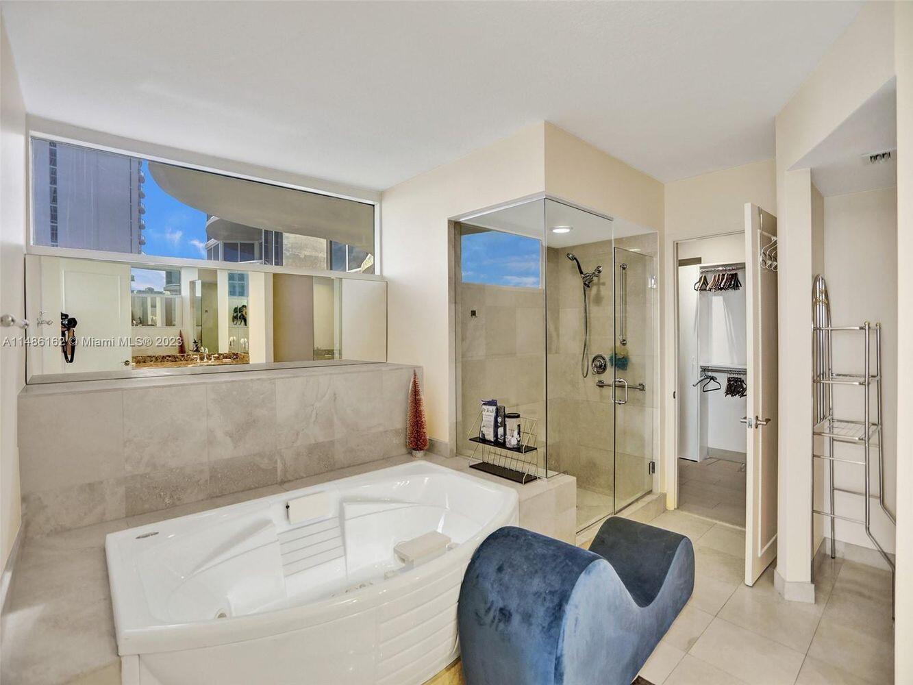 17555 Collins Avenue 1805