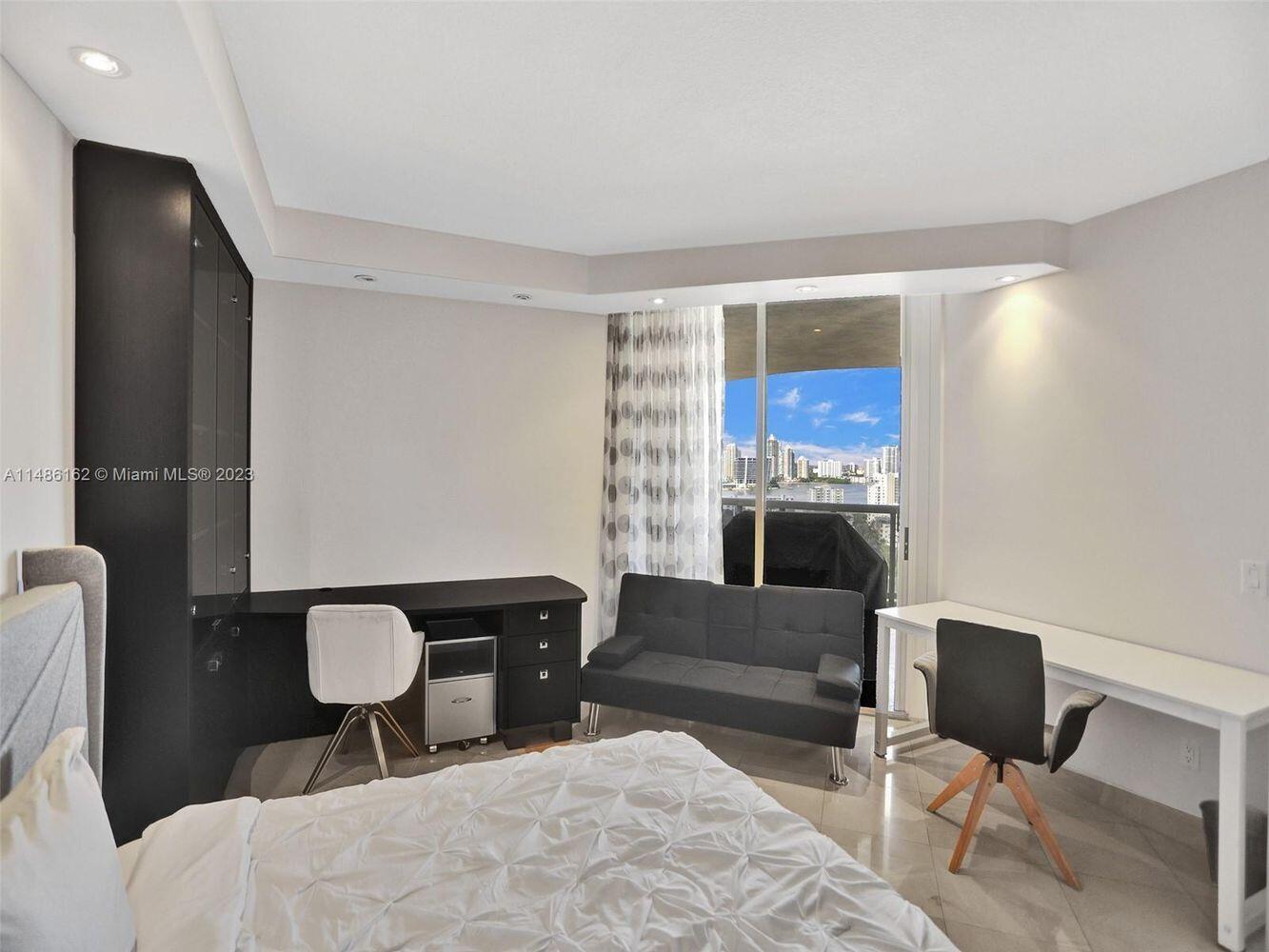 17555 Collins Avenue 1805