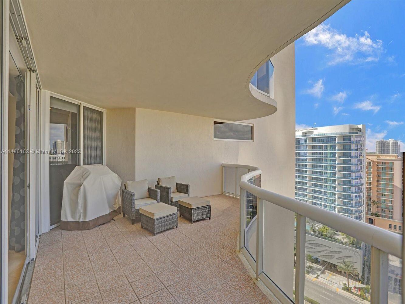 17555 Collins Avenue 1805