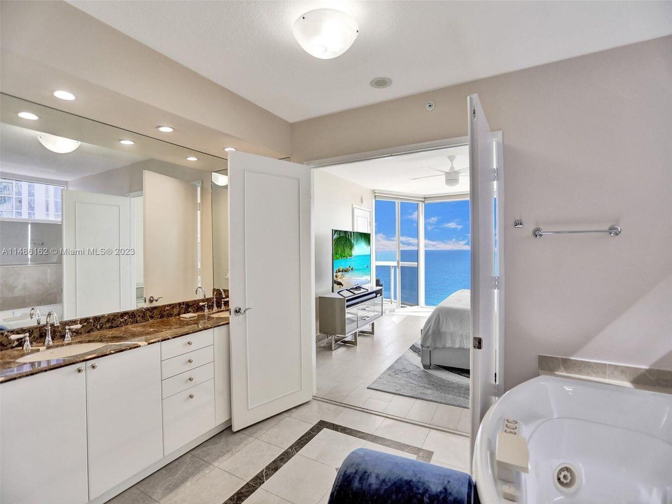 17555 Collins Avenue 1805