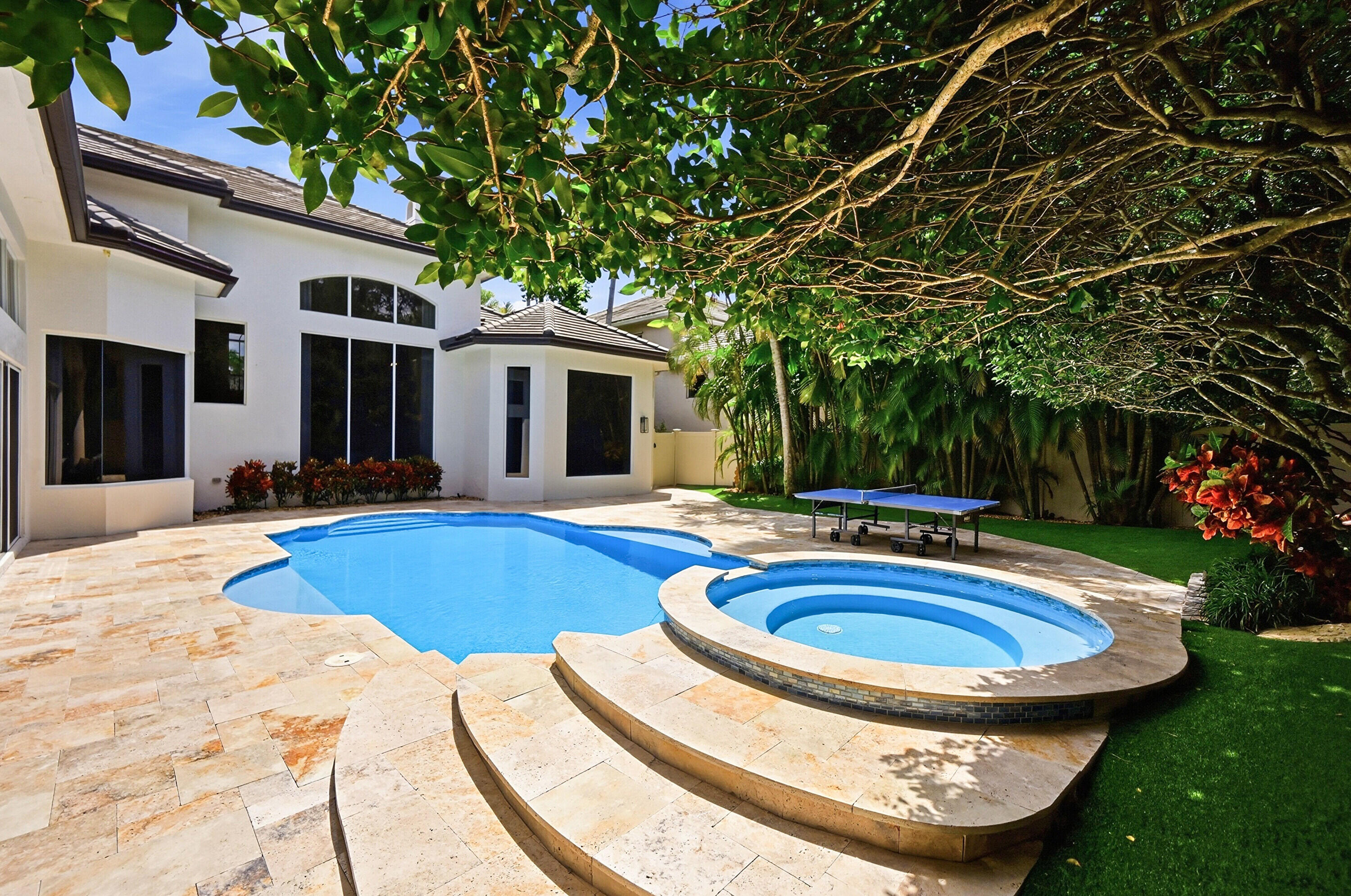 2425 NW 49th Lane