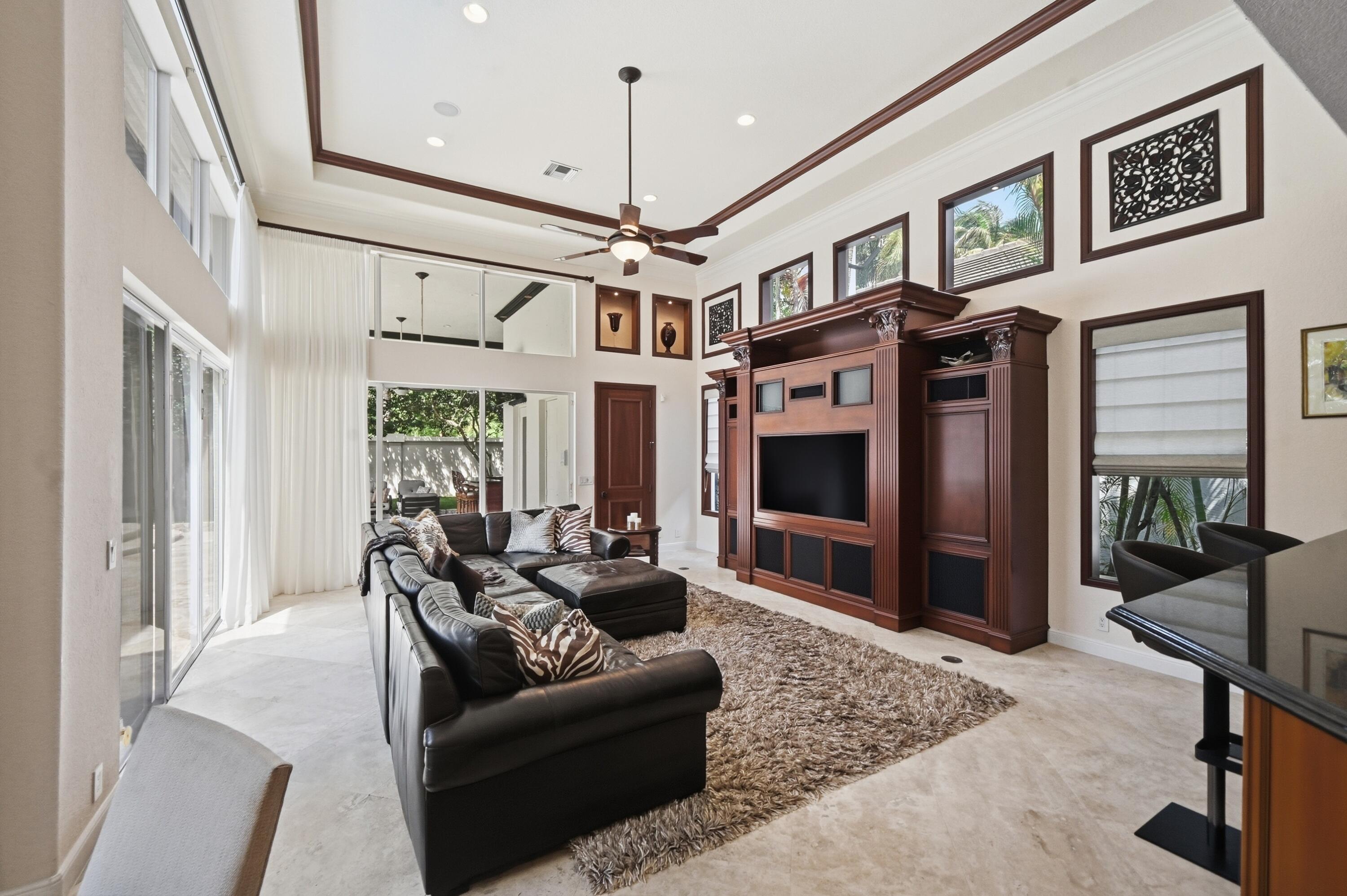 2425 NW 49th Lane