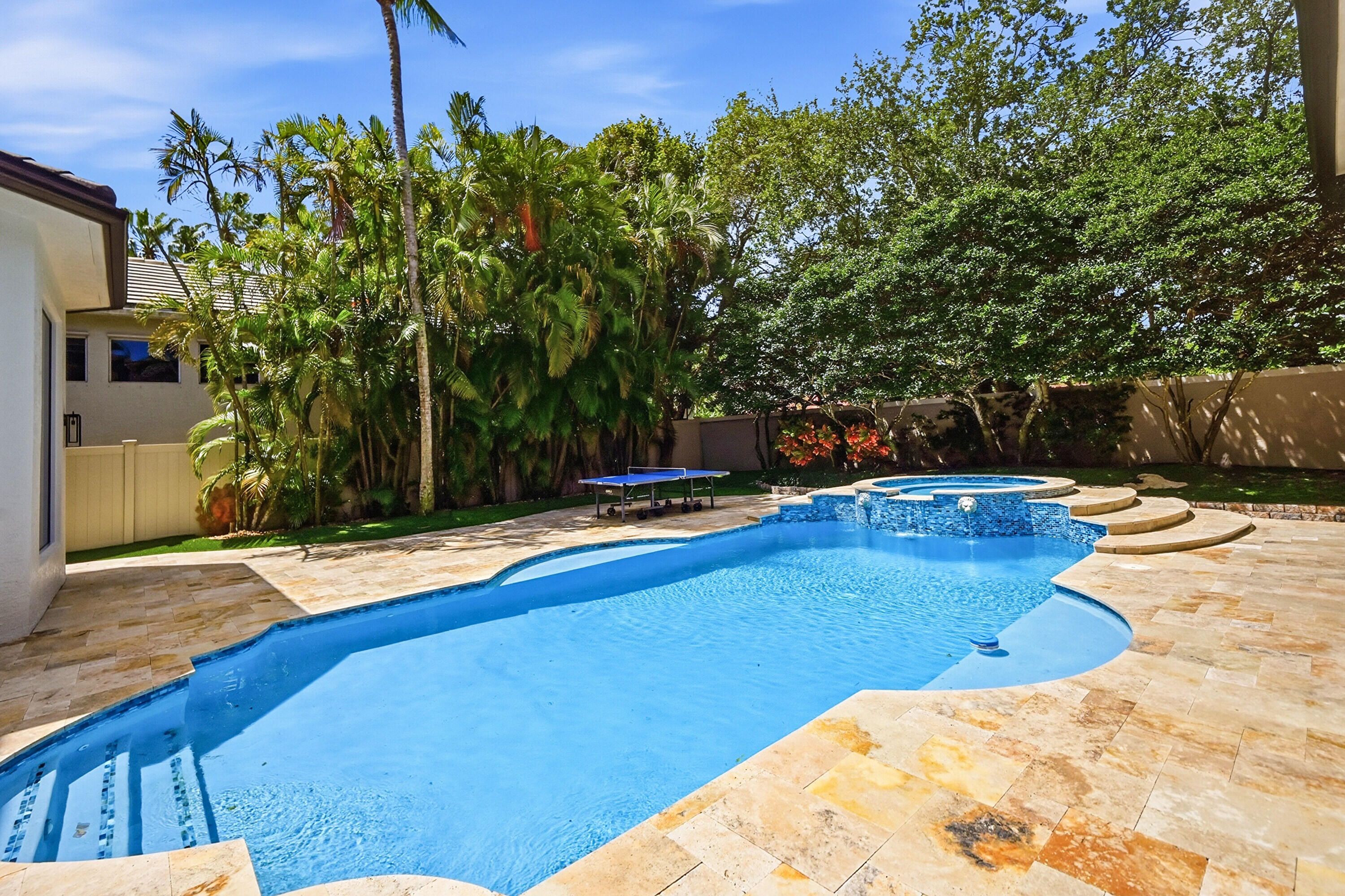 2425 NW 49th Lane