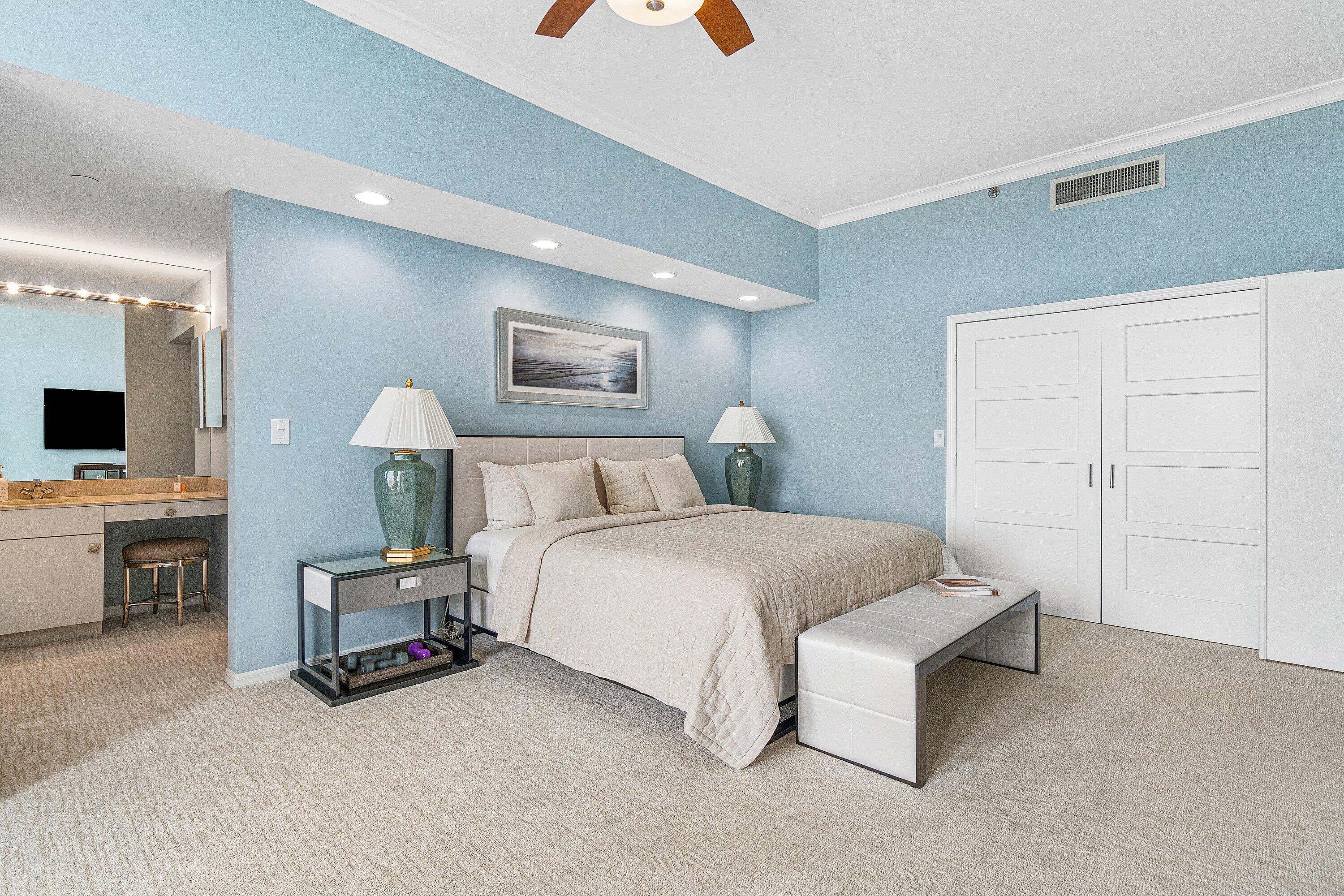 300 SE 5th Avenue Ph 8120