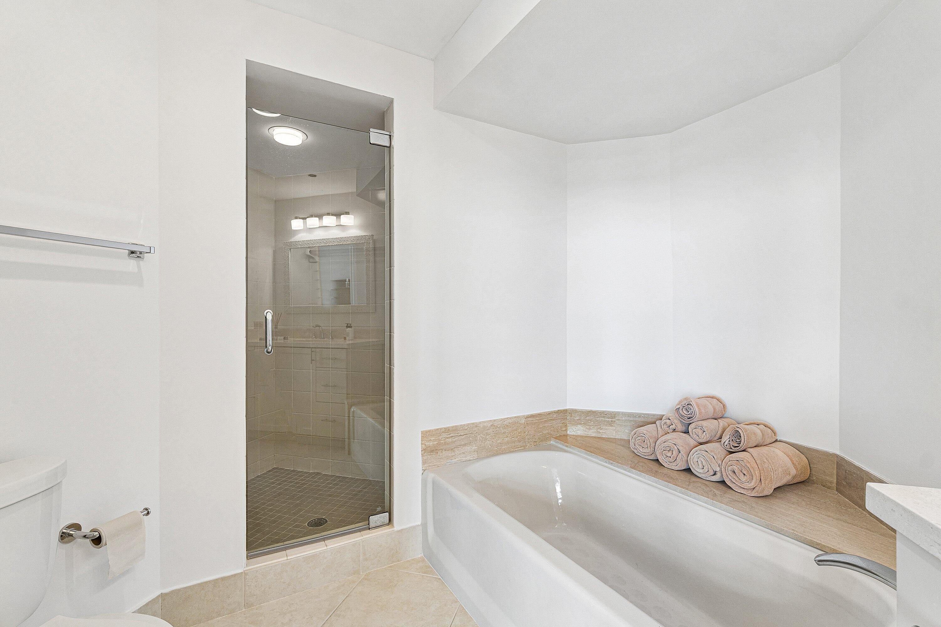 300 SE 5th Avenue Ph 8120