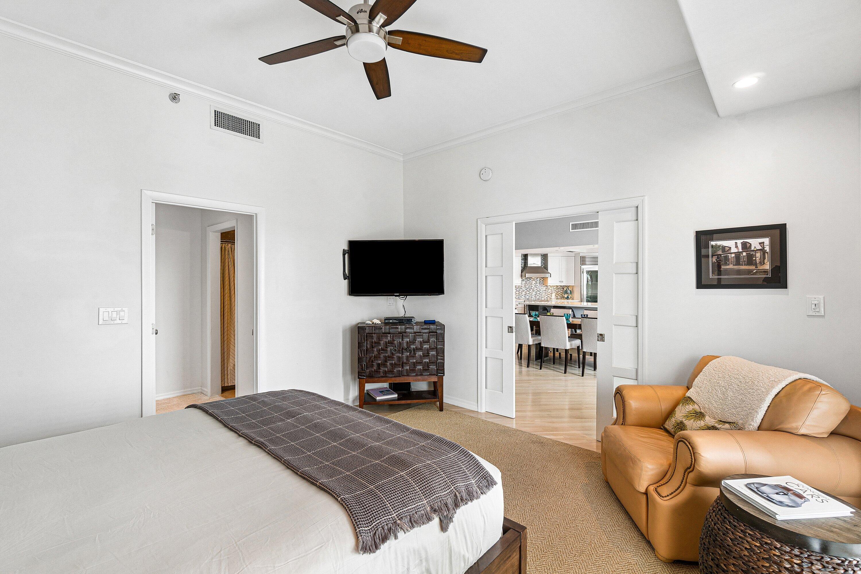 300 SE 5th Avenue Ph 8120