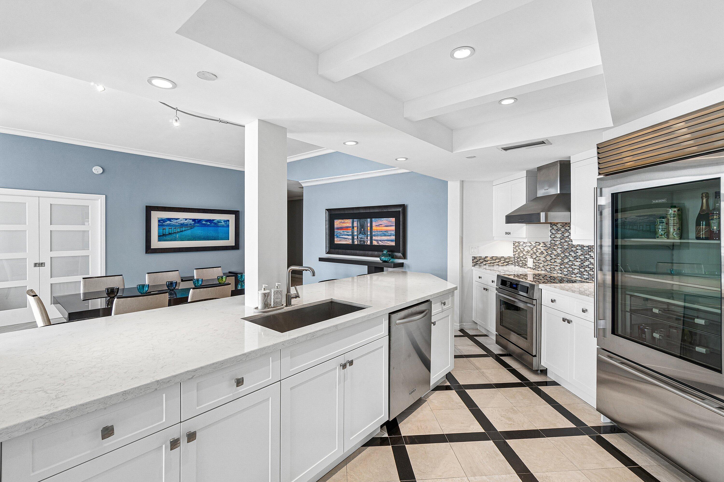 300 SE 5th Avenue Ph 8120