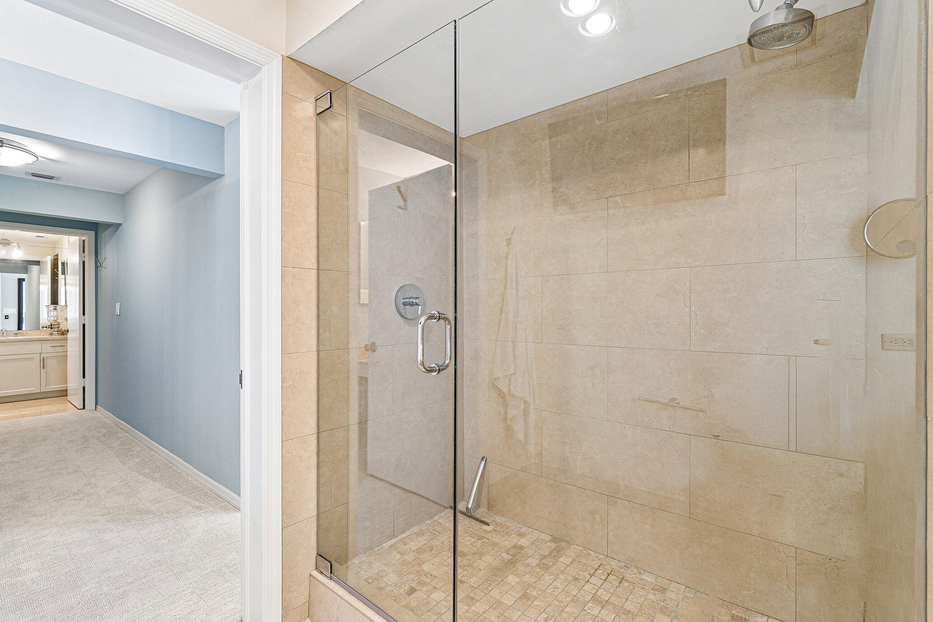 300 SE 5th Avenue Ph 8120