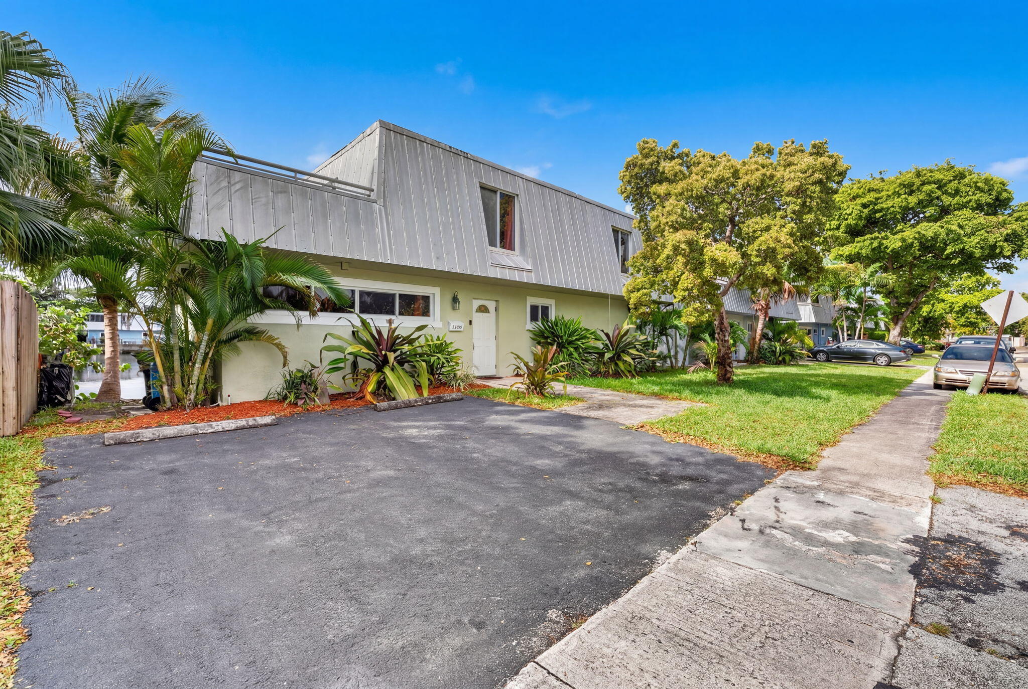 1380 NE 40th Drive