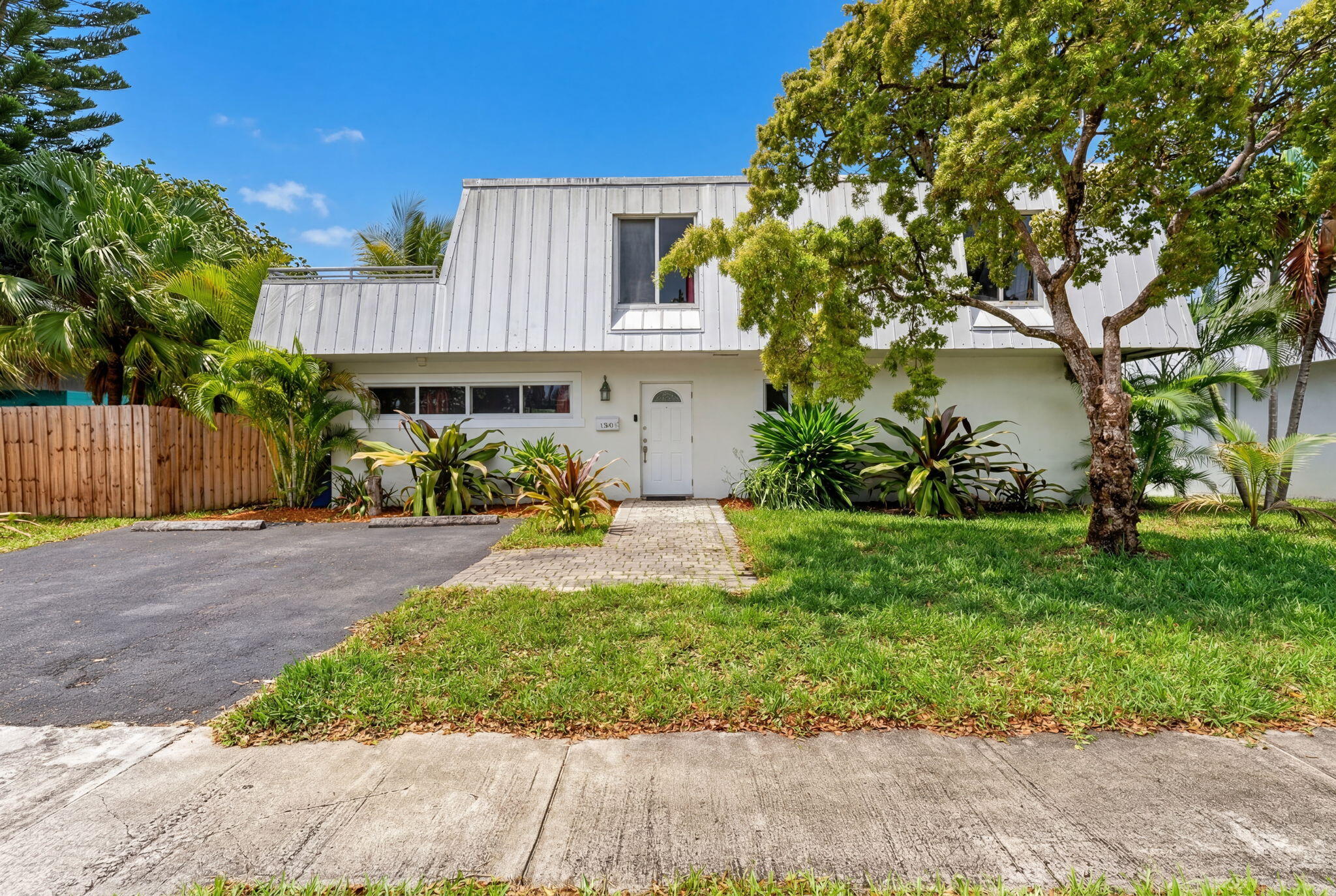 1380 NE 40th Drive