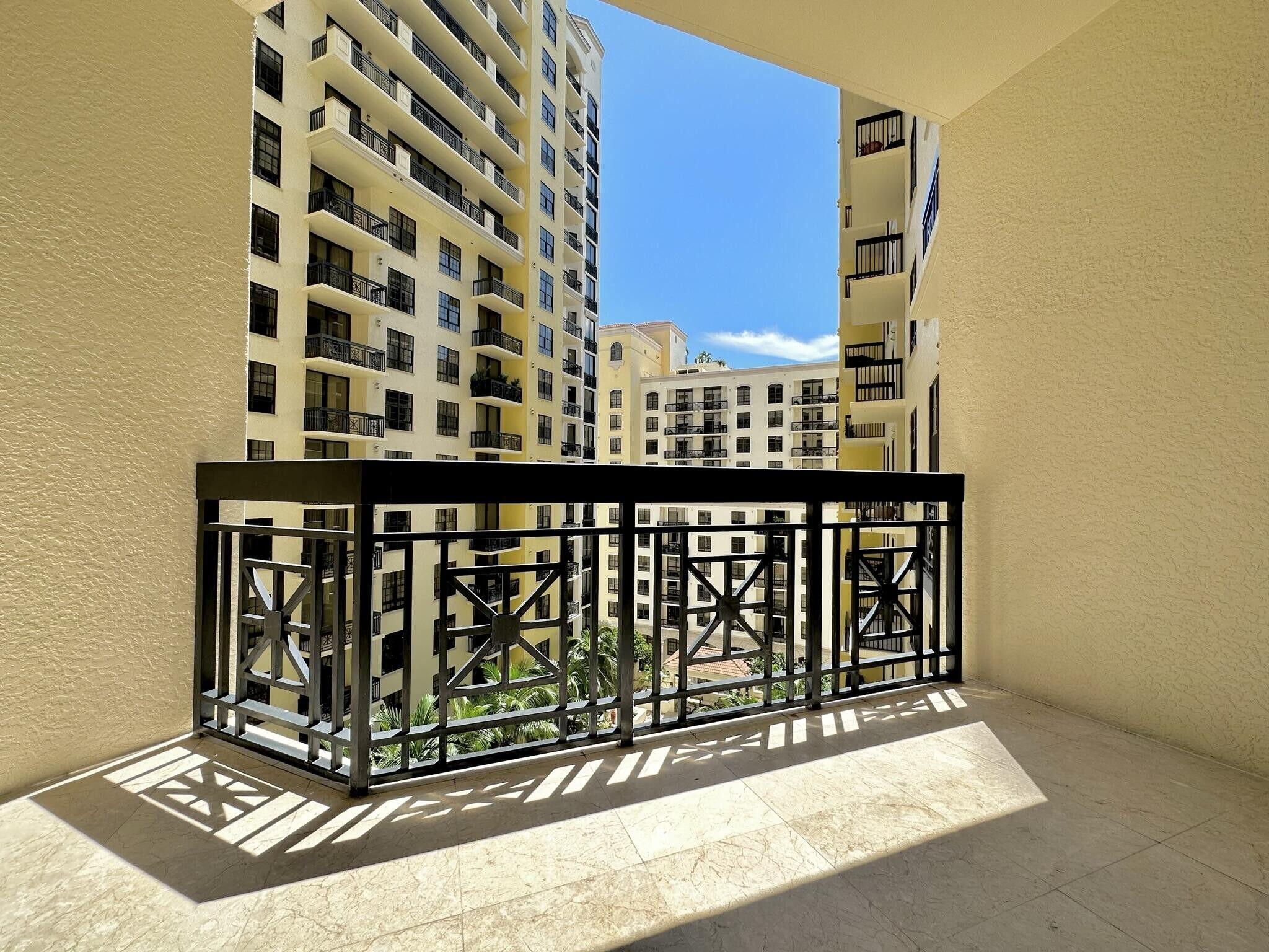 701 S Olive Avenue 1008