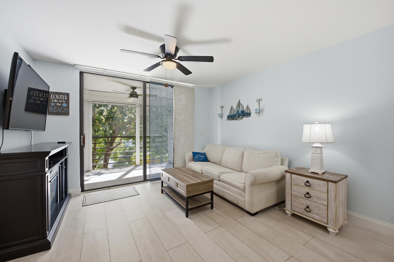 3138 Via Poinciana 306