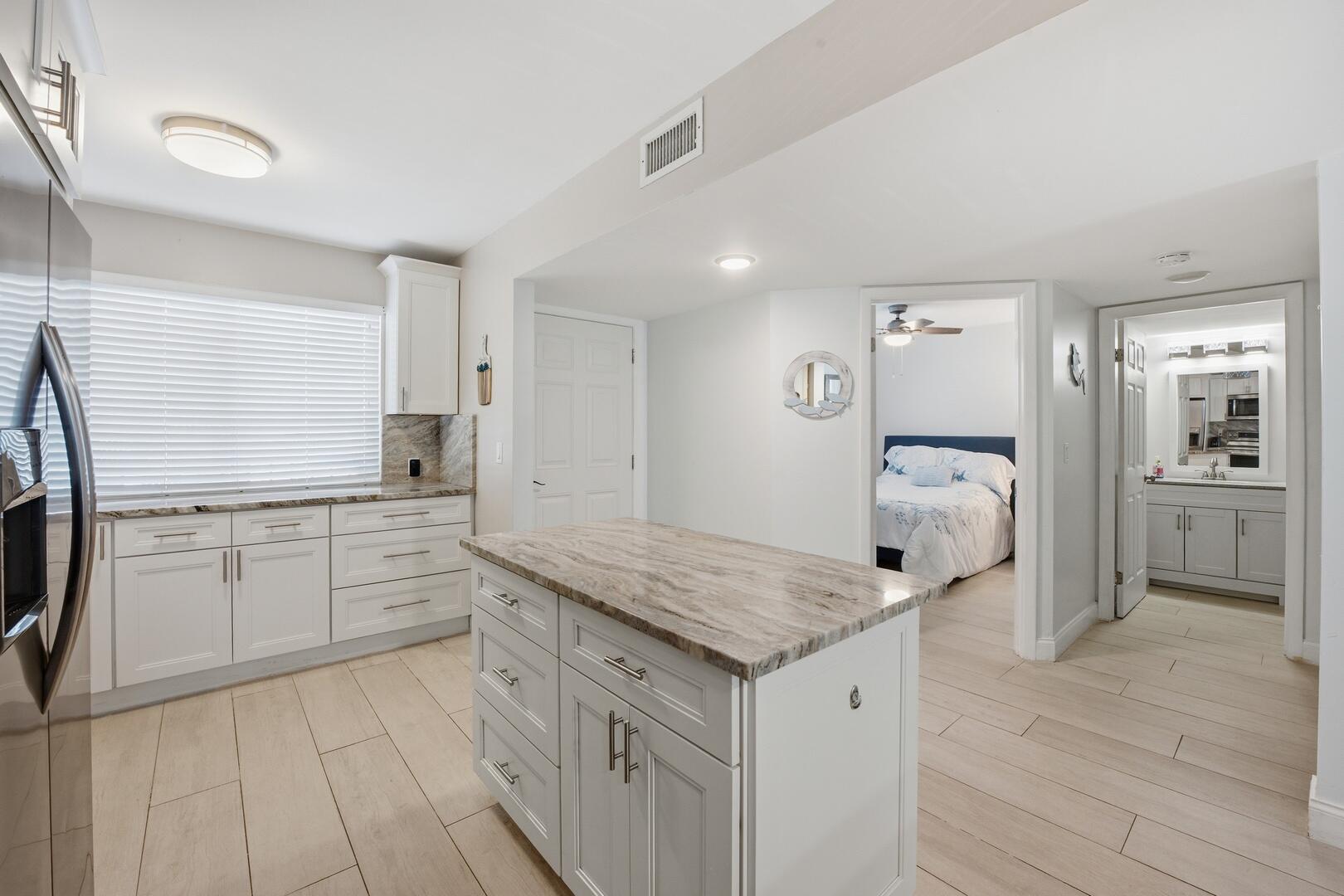 3138 Via Poinciana 306