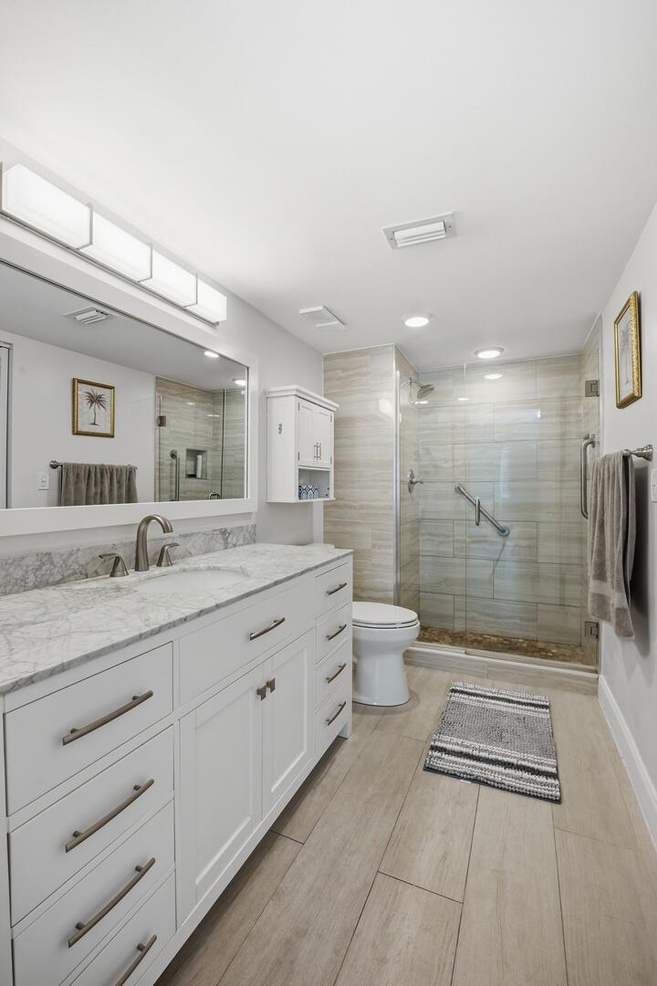 3138 Via Poinciana 306
