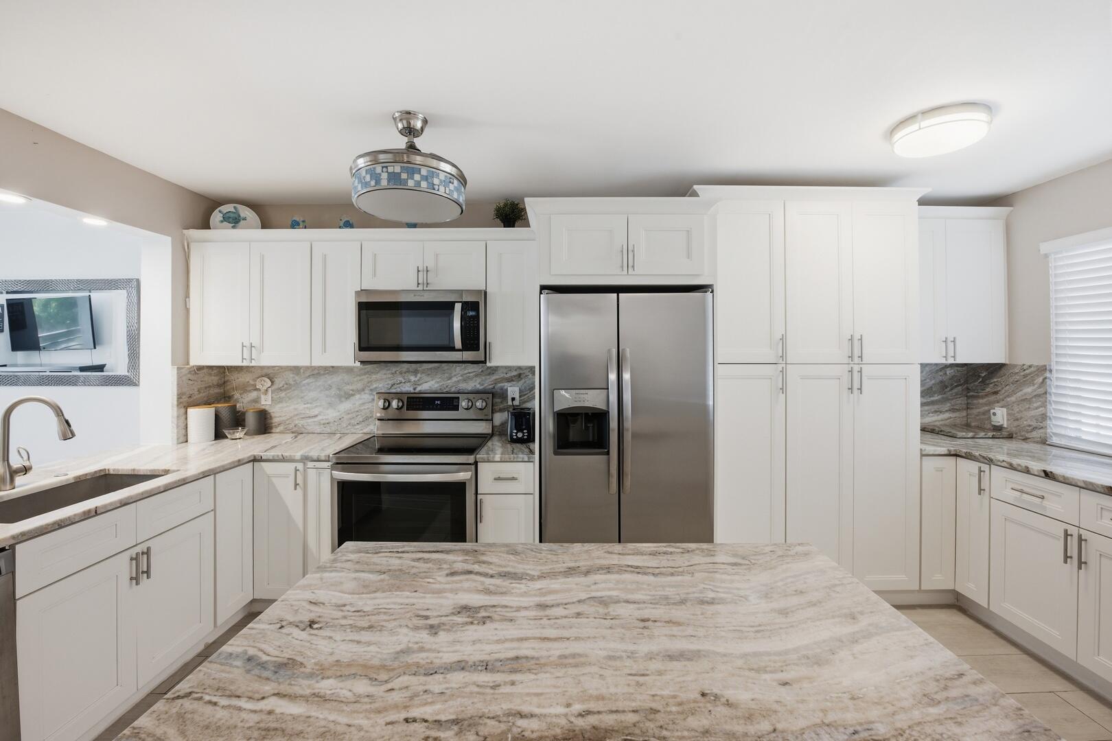 3138 Via Poinciana 306