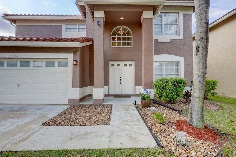 10758 Lake Jasmine Drive