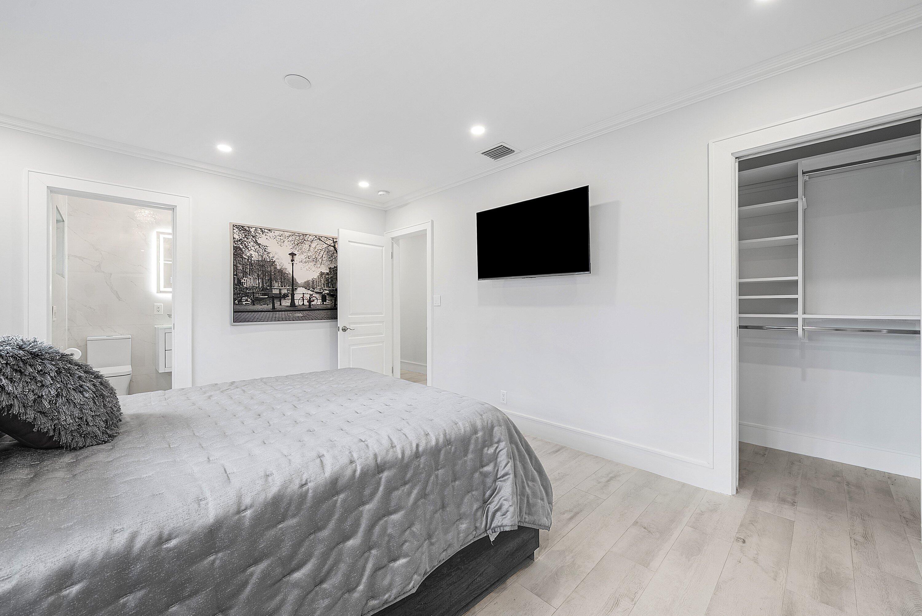 1733 Coral Gardens Drive