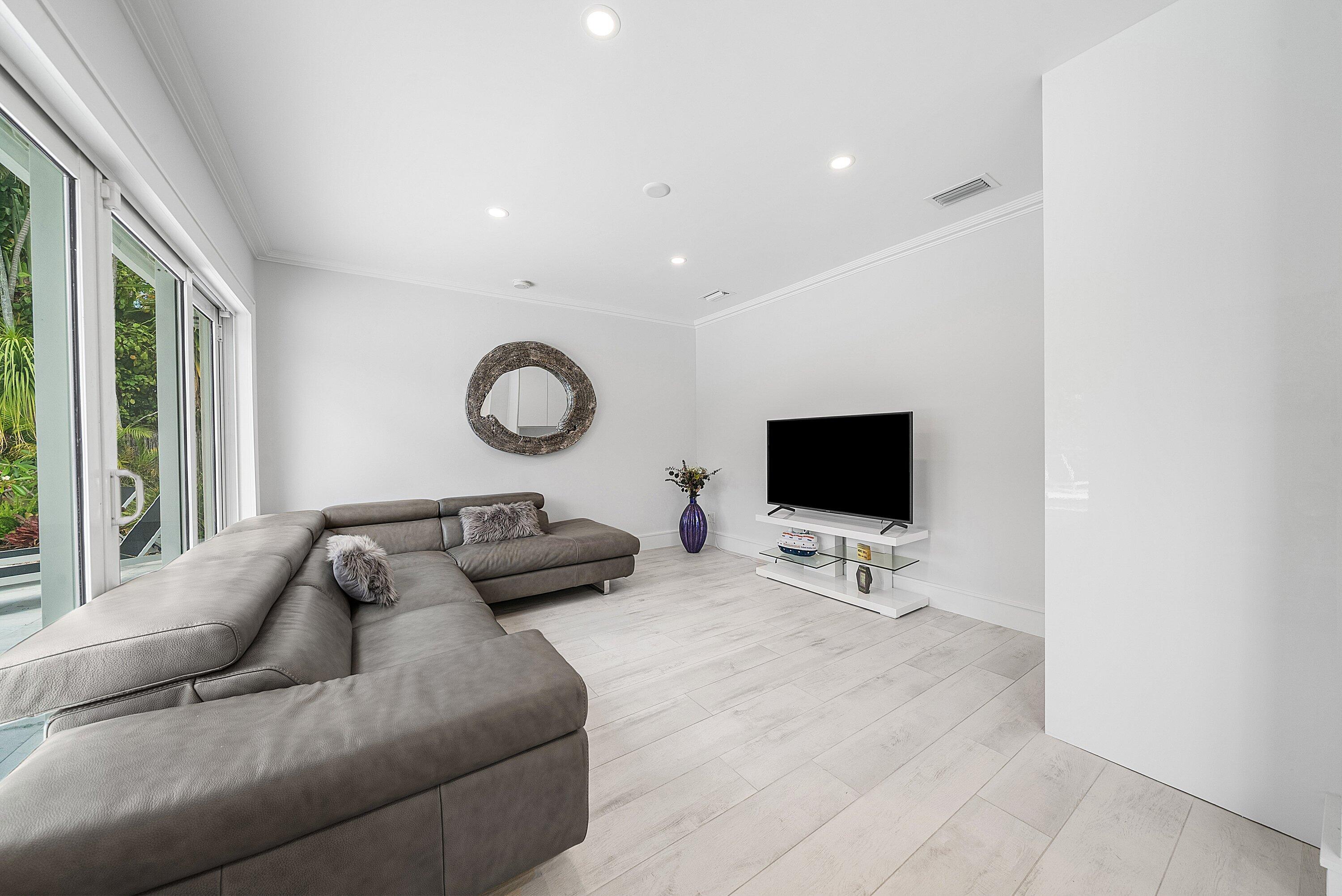 1733 Coral Gardens Drive