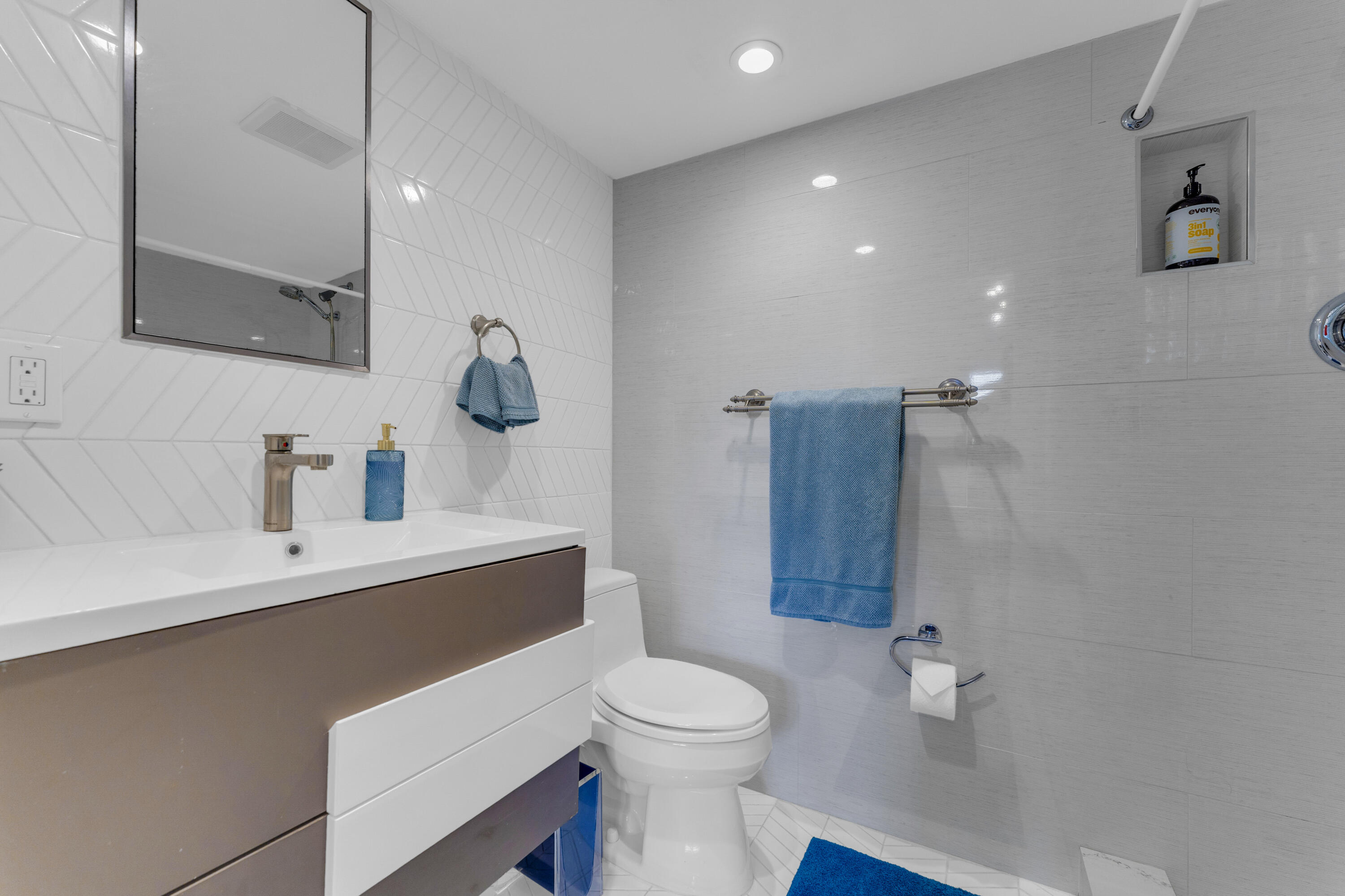 50 SE 12th Street 2260