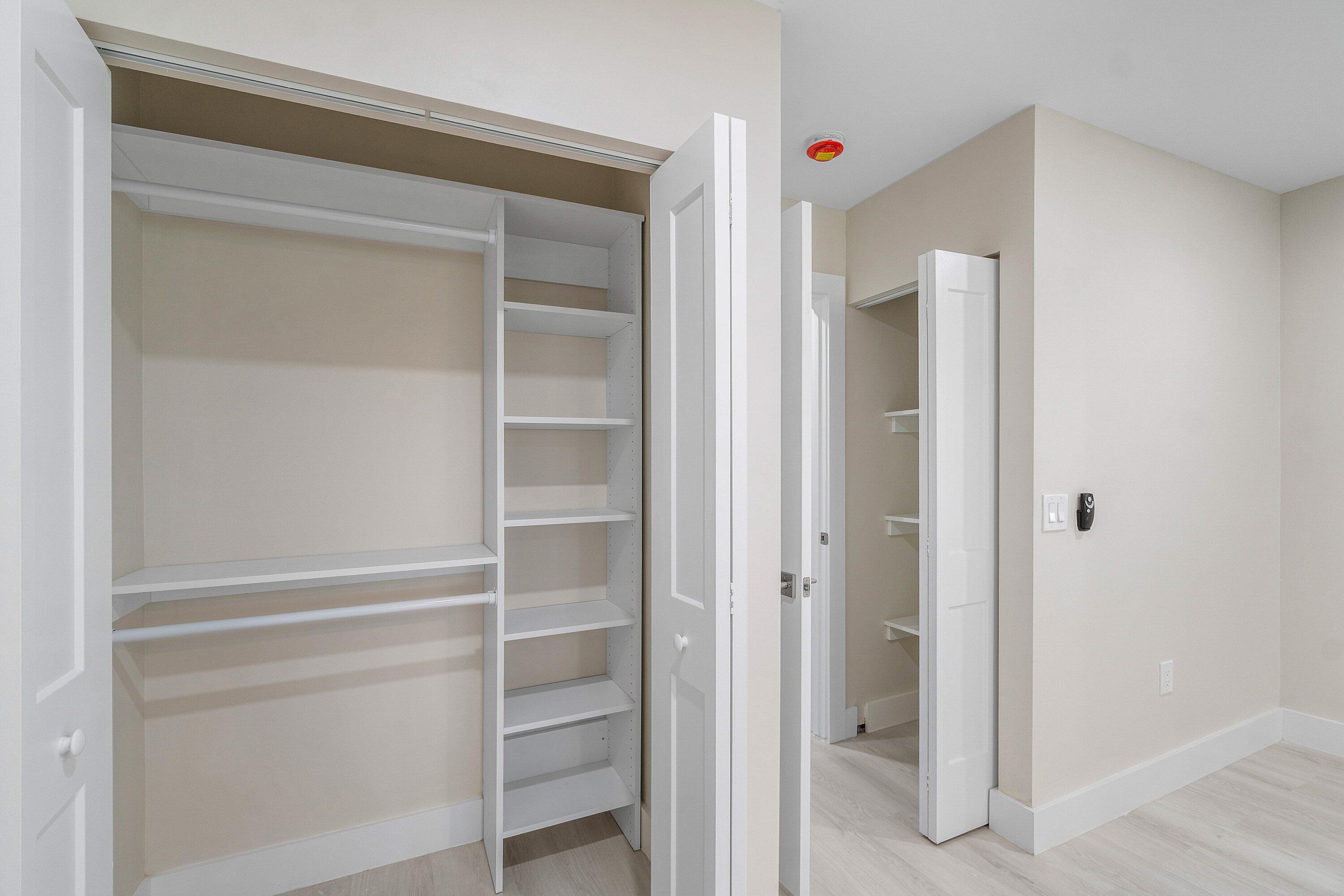 16 Stratford Drive E C