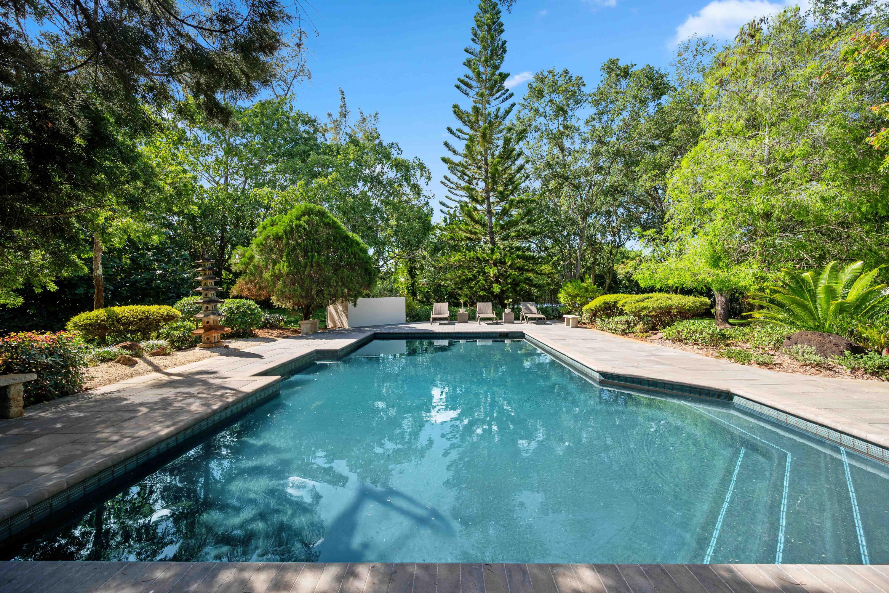 18660 Long Lake Drive