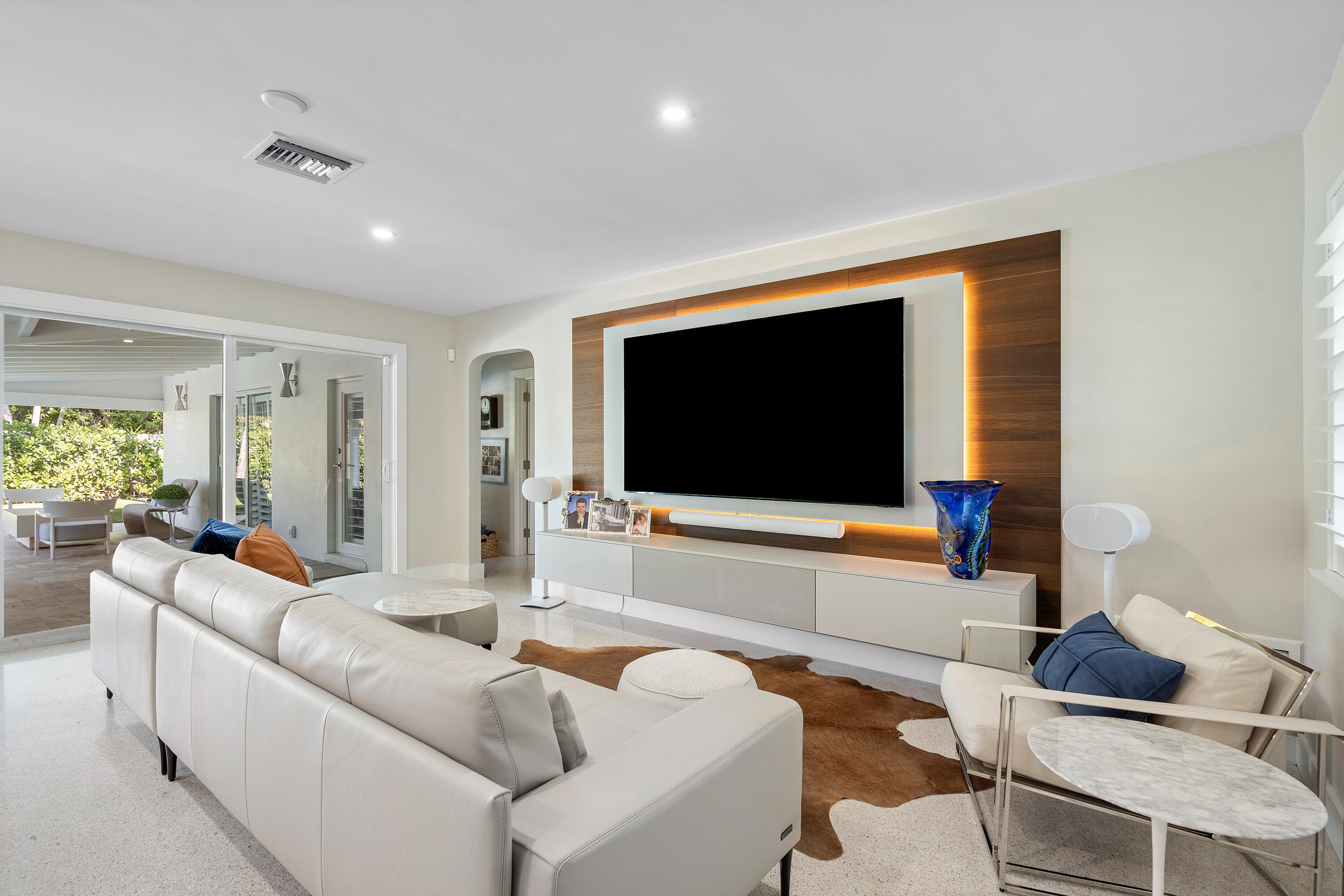 911 SW 27th Terrace