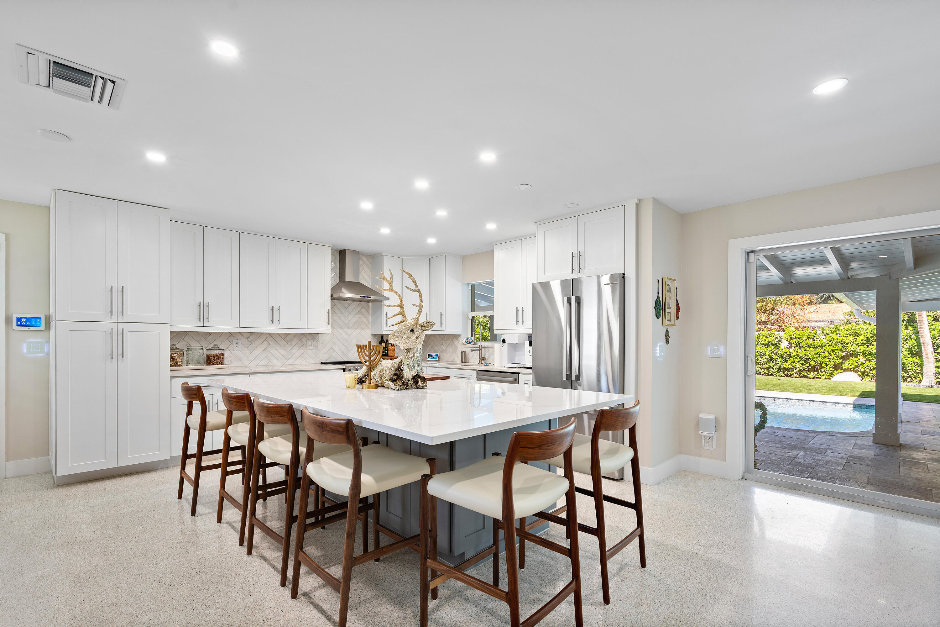 911 SW 27th Terrace