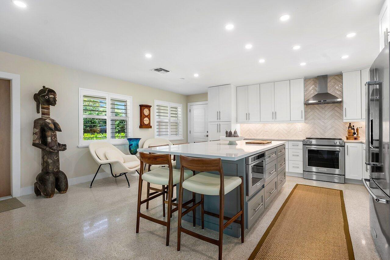 911 SW 27th Terrace