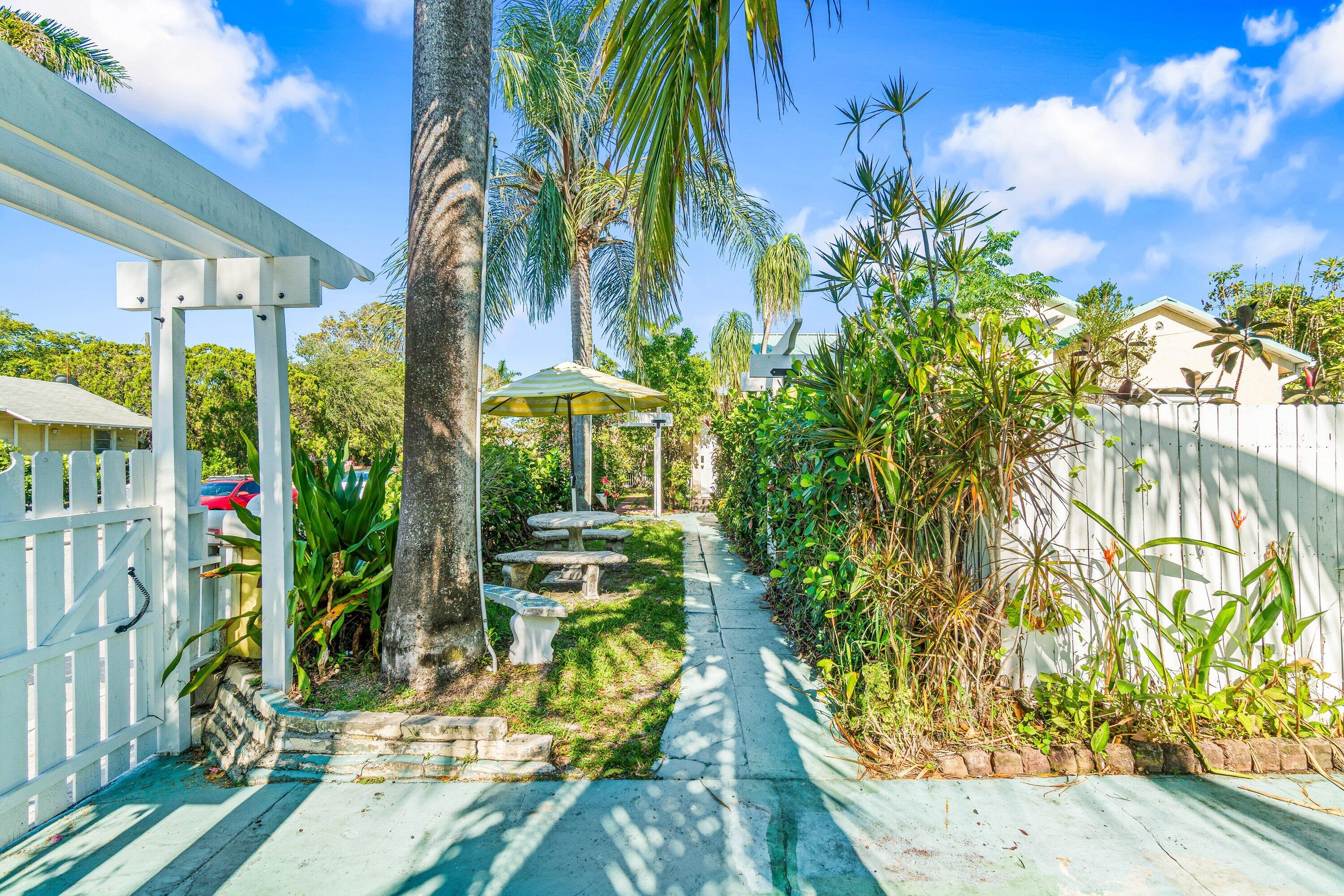 629 Selkirk Street