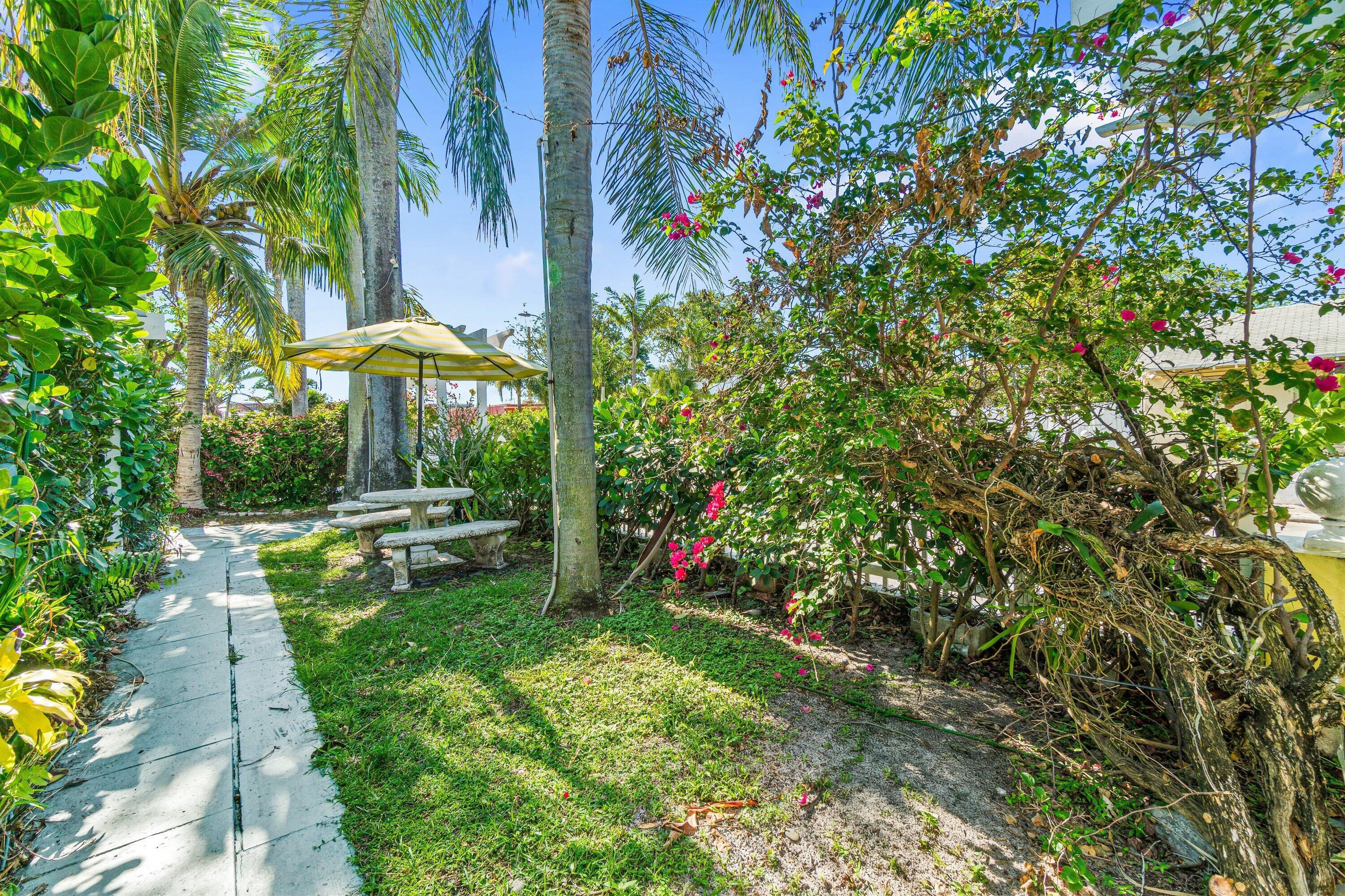 629 Selkirk Street