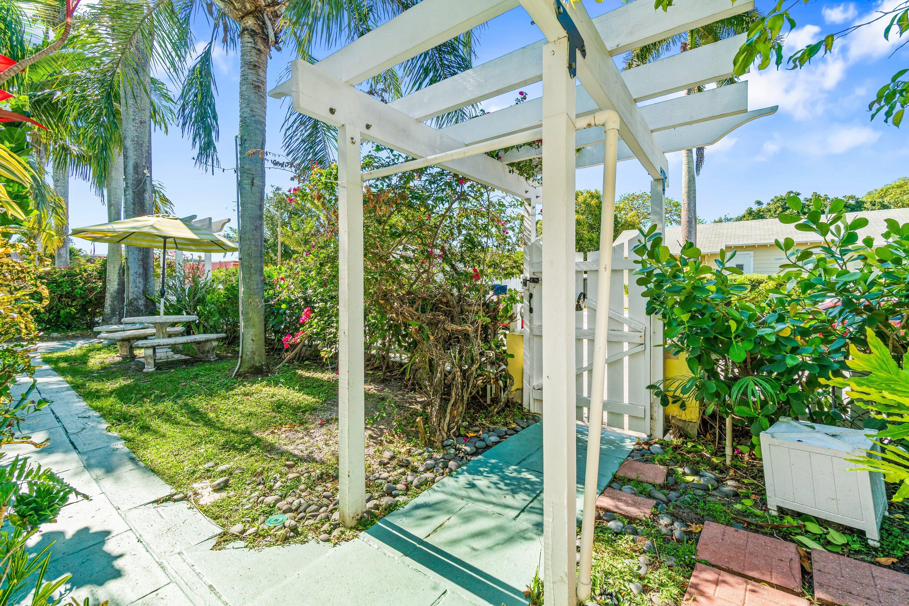 629 Selkirk Street