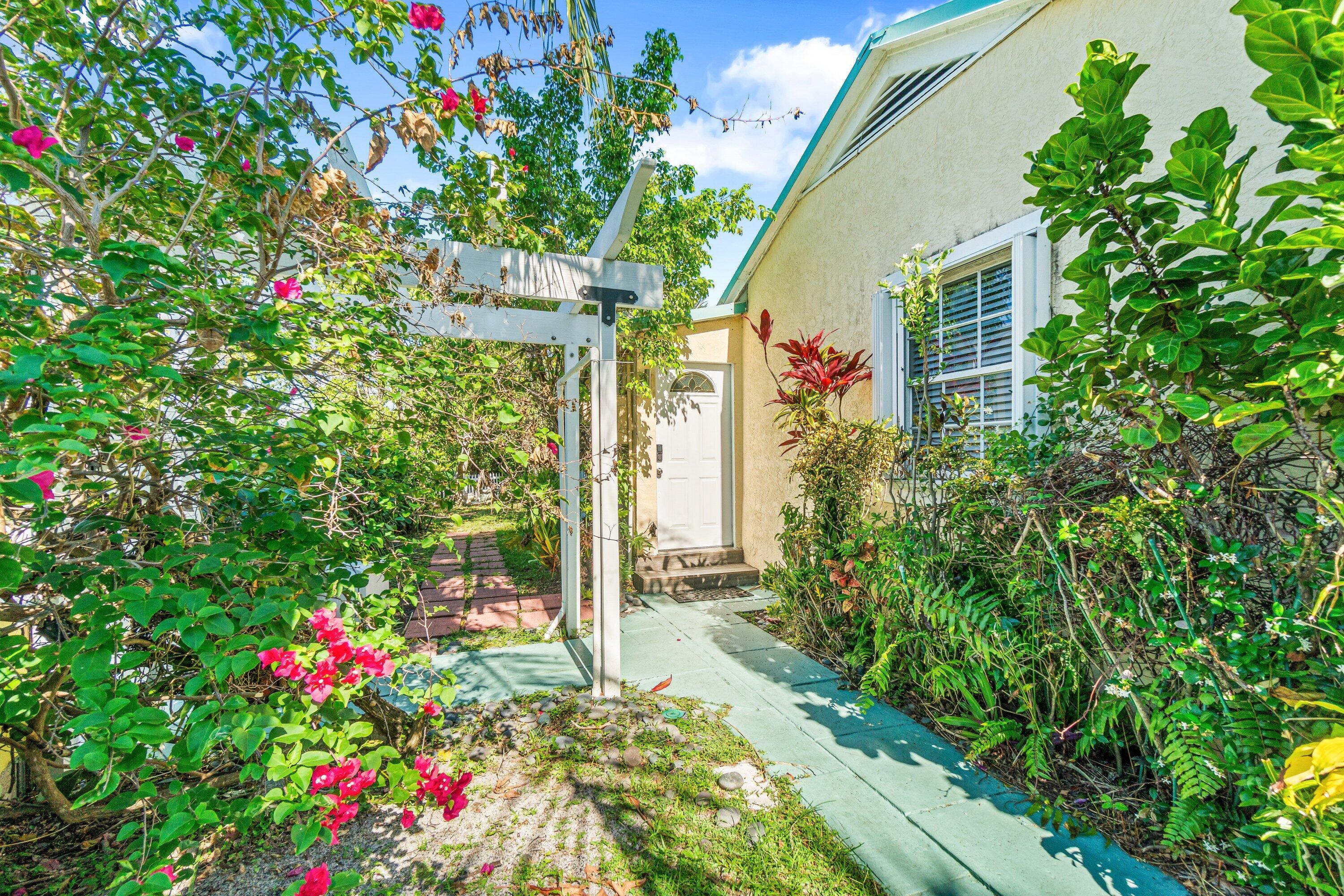 629 Selkirk Street
