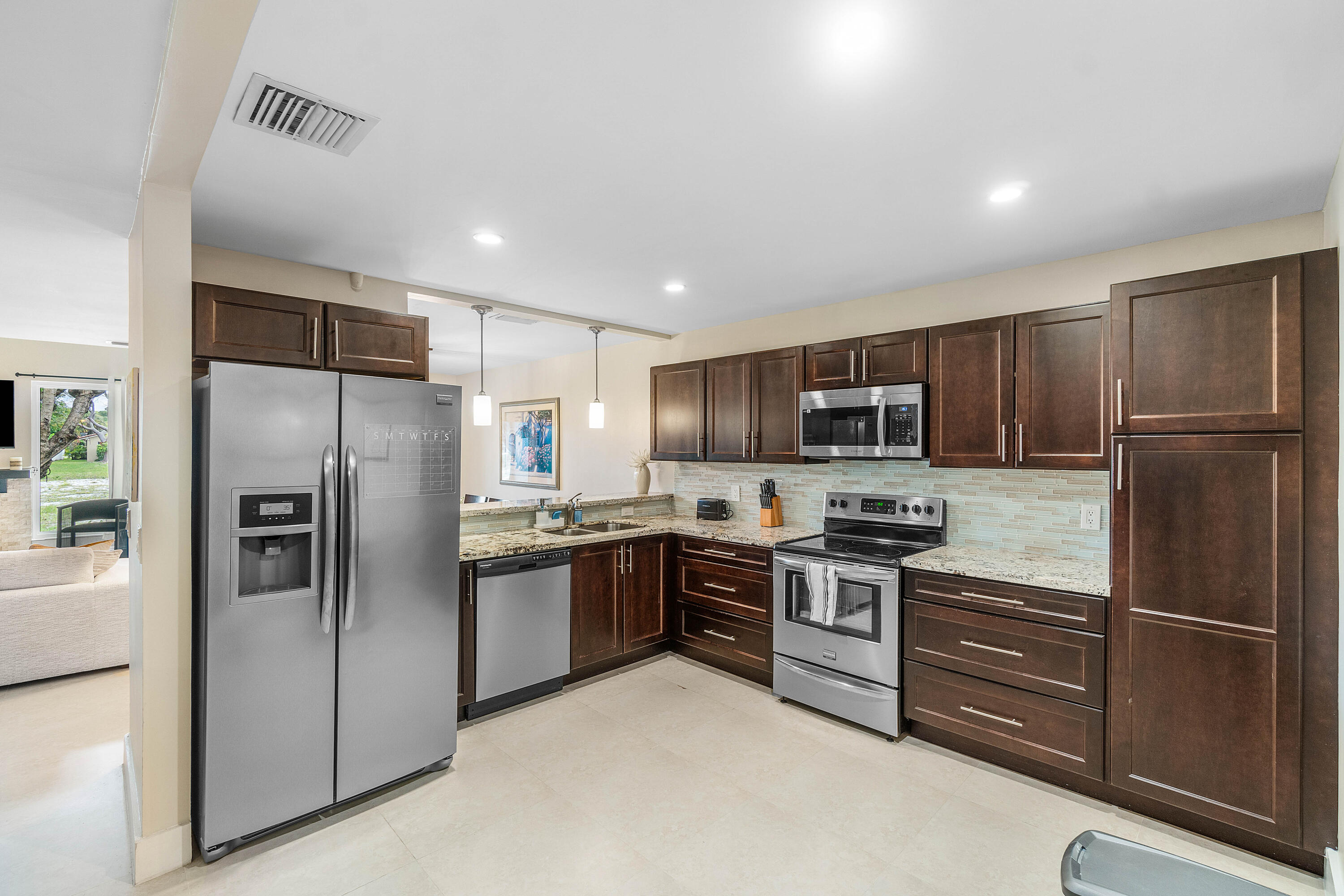 6044 Glendale Drive